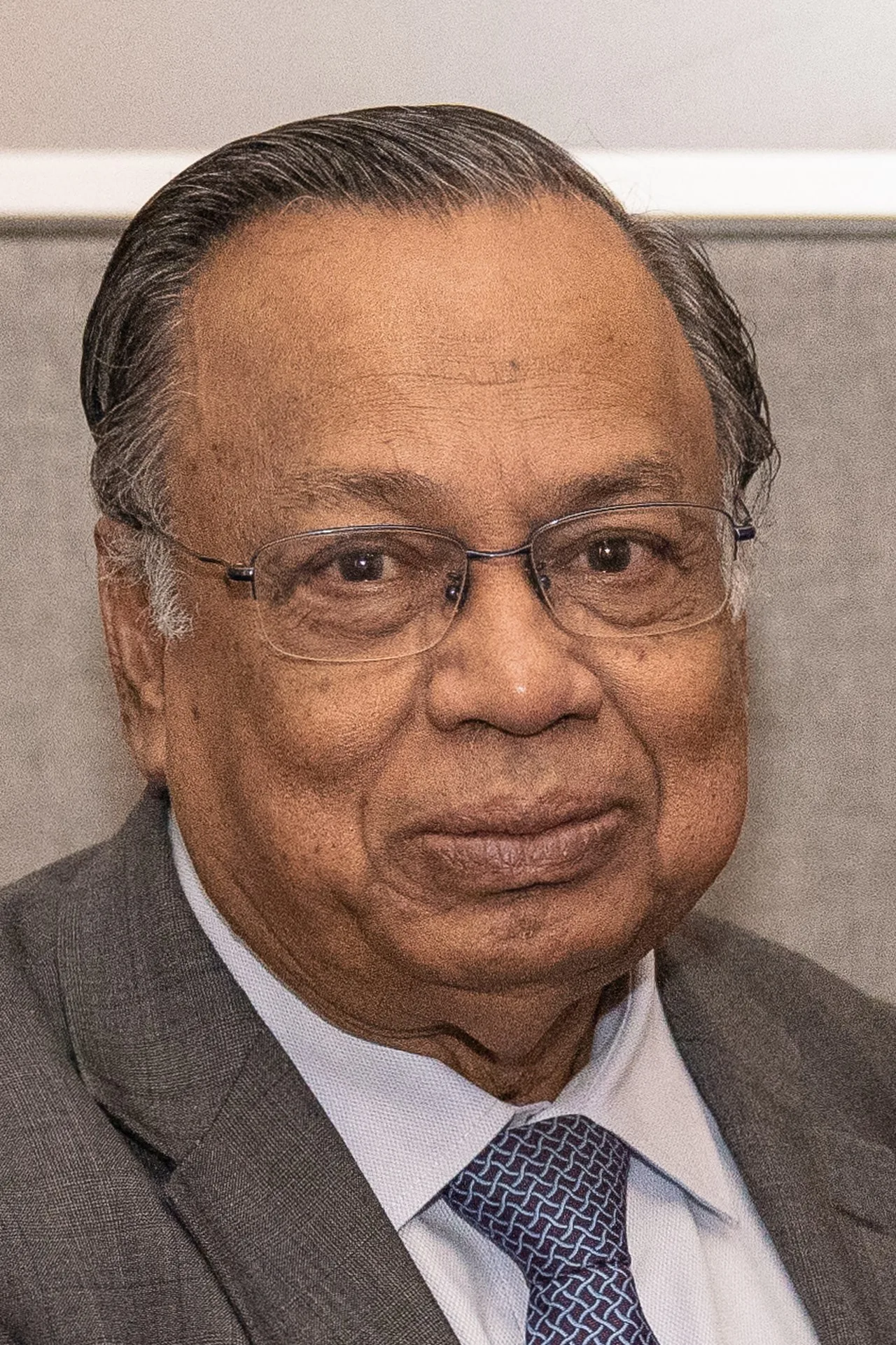 Porträt von Abul Hassan Mahmud Ali (1943–2025) – Gedenkseite