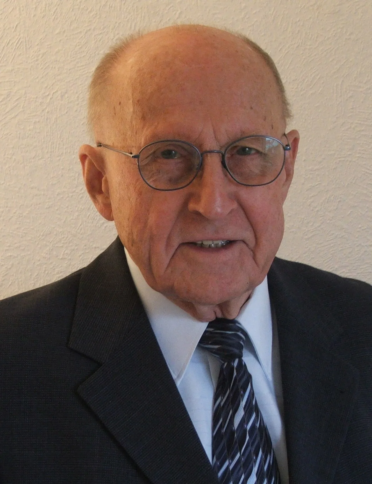Portrait of Hermann J. Roth (1929–2024) – memorial page