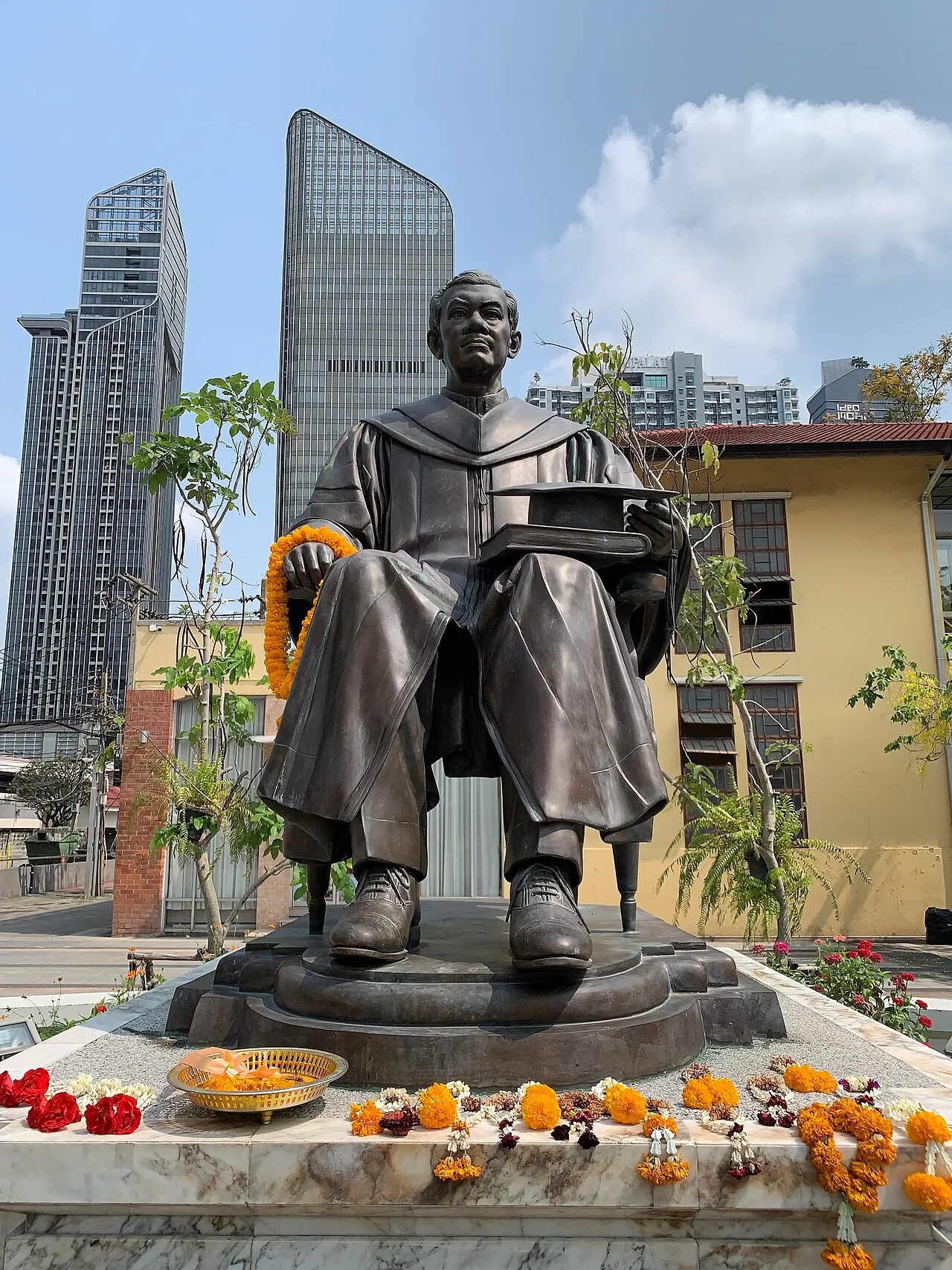 Saroj Buasri