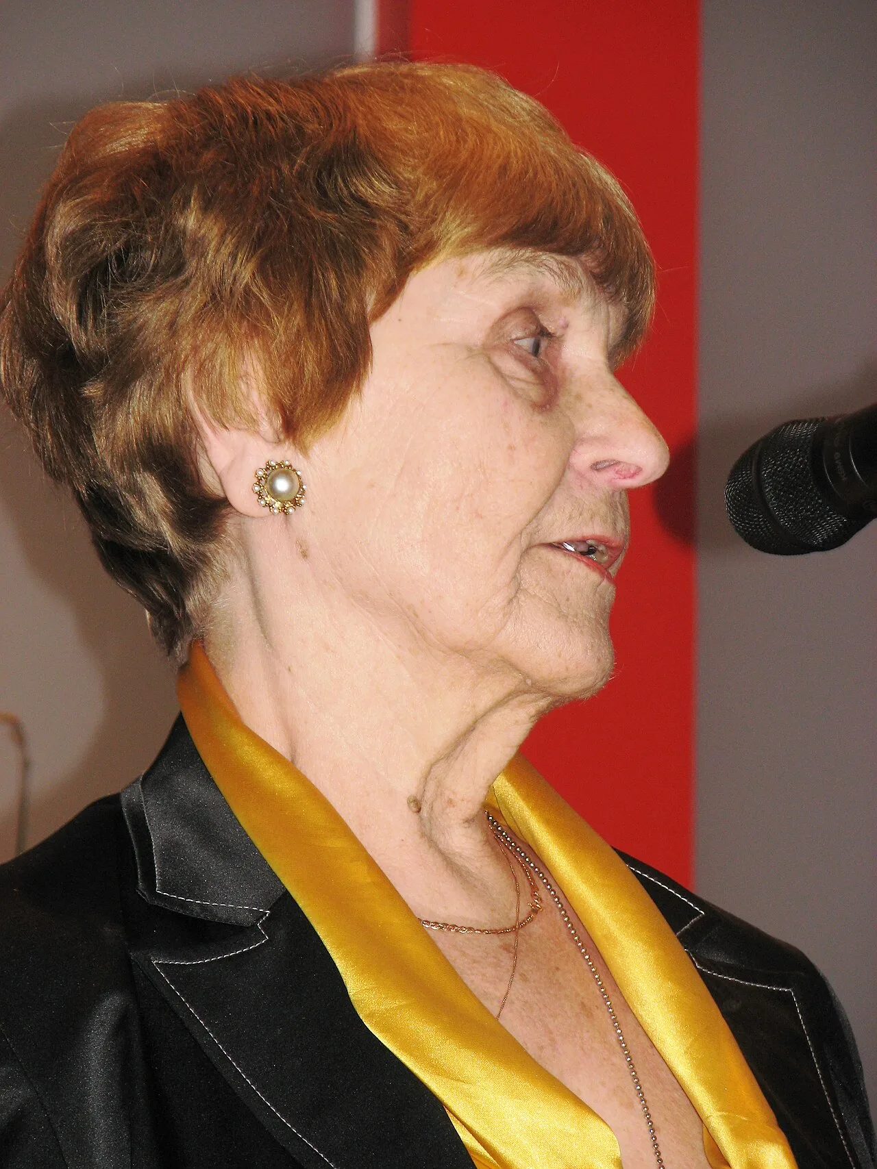 Porträt von Olivia Saar (1931–2025) – Gedenkseite