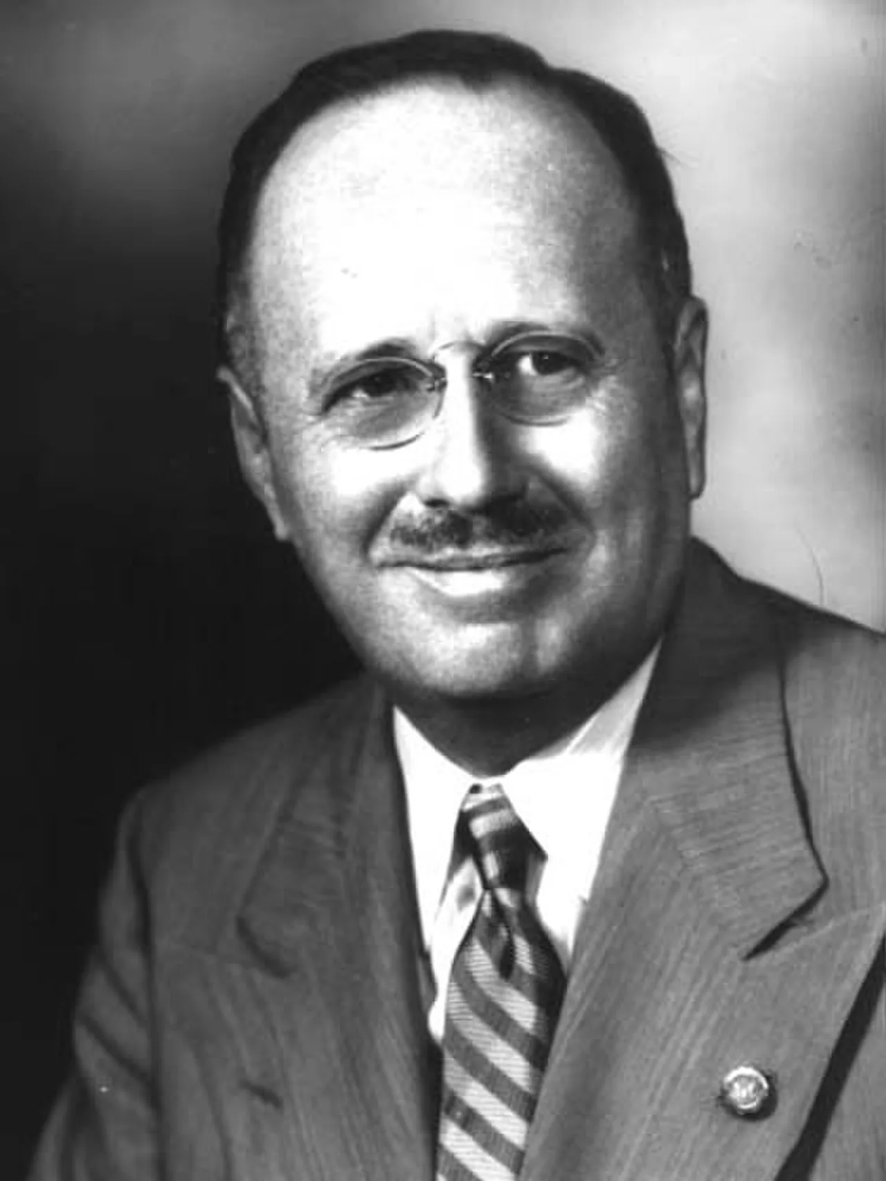 Porträt von Antonio Fernós Isern (1895–1974) – Gedenkseite