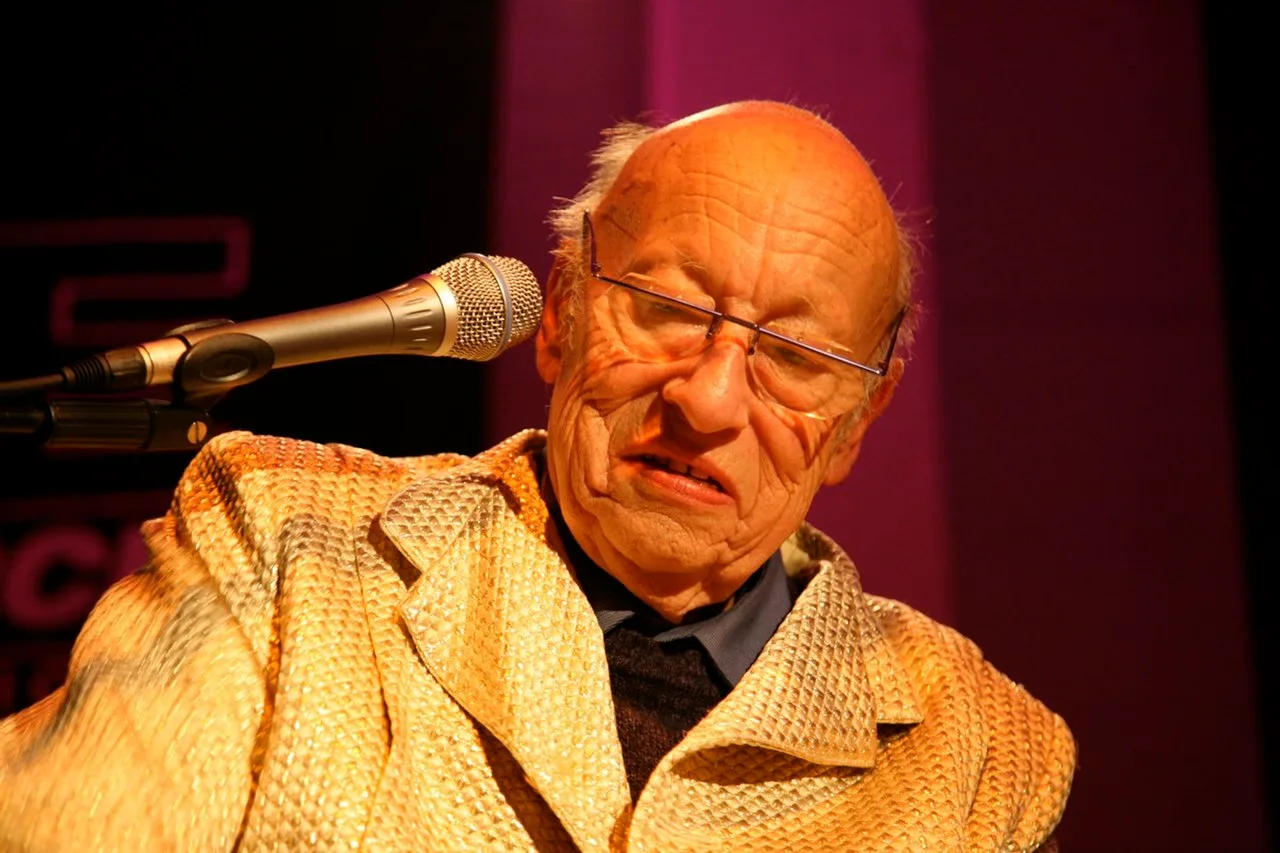 Porträt von Jean-Jacques Perrey (1929–2016) – Gedenkseite