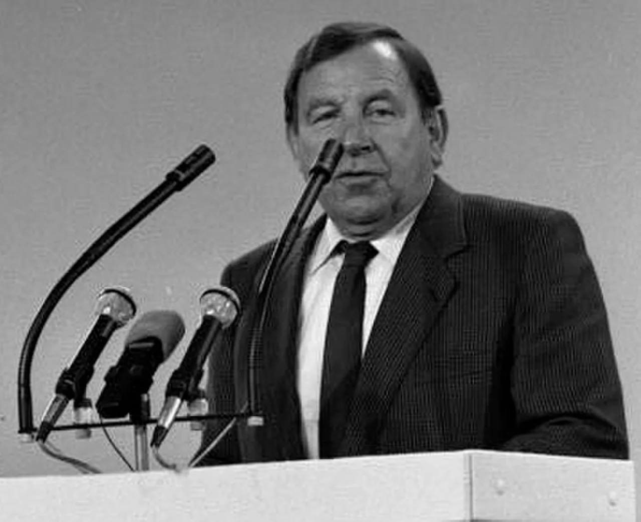 Porträt von Jockel Fuchs (1919–2002) – Gedenkseite