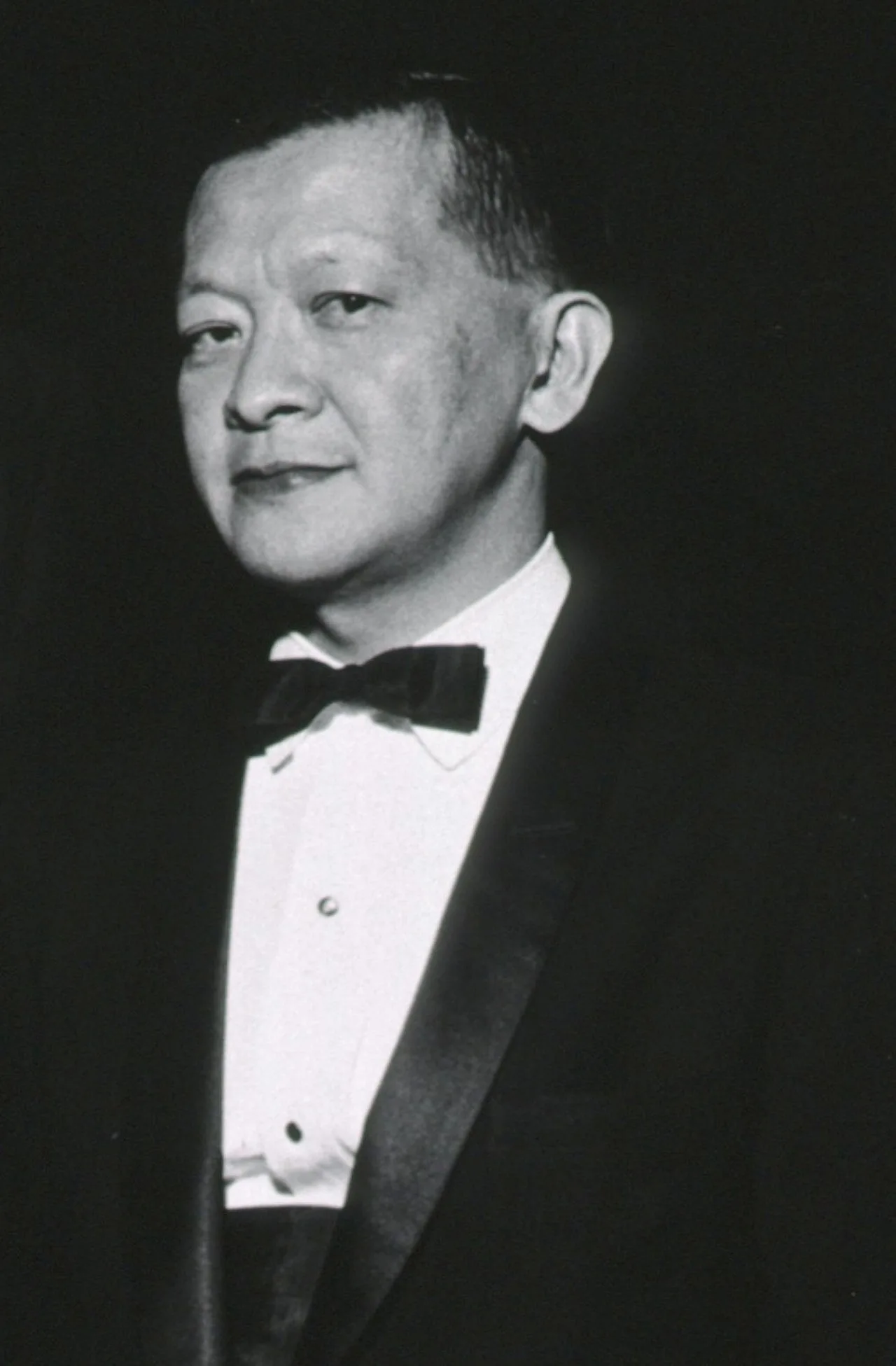Portrait of Joe Hin Tjio (1919–2001) – memorial page