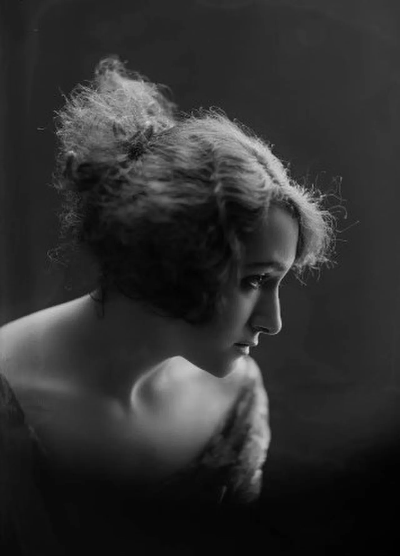 Portrait of Brunilde Júdice (1898–1979) – memorial page
