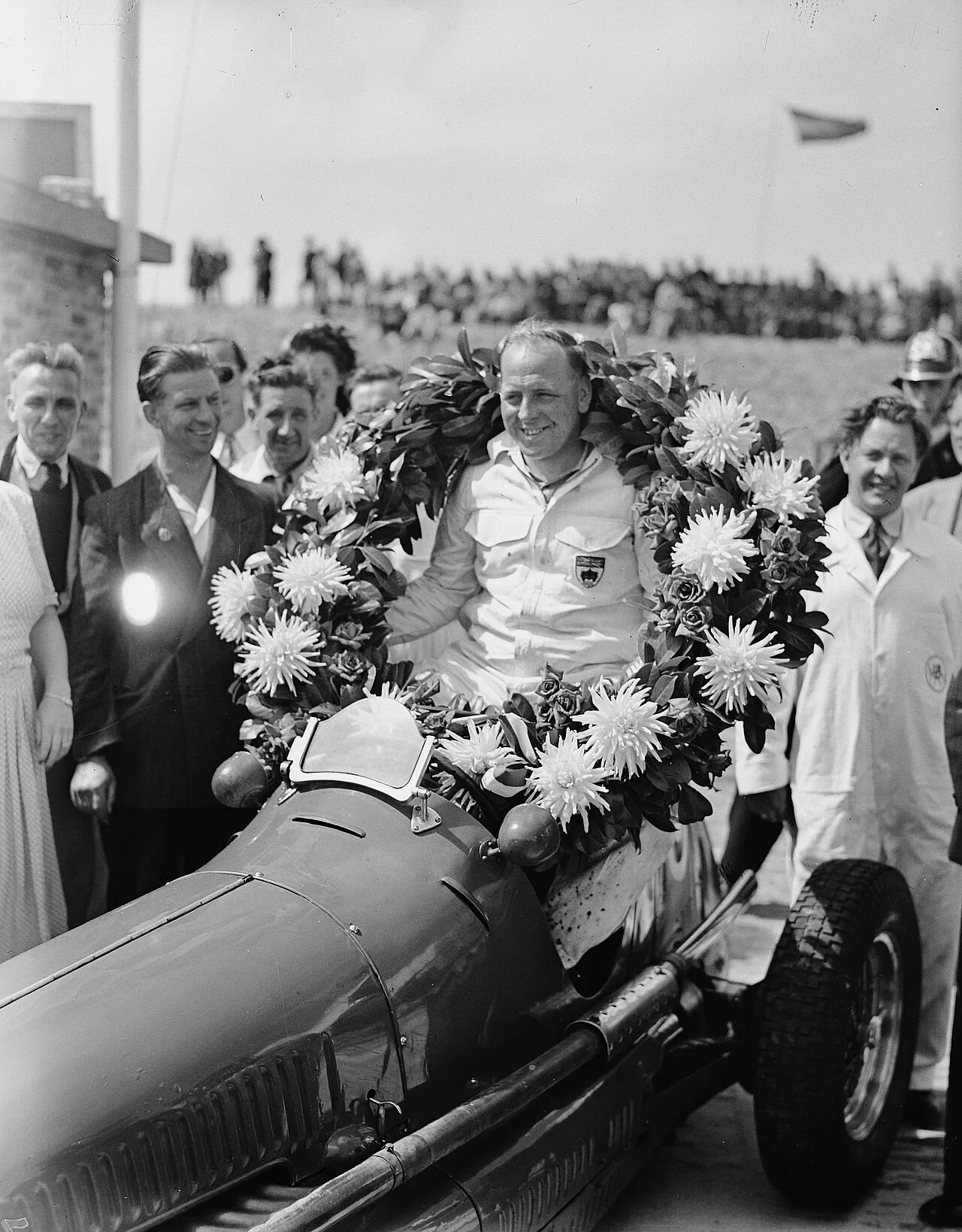 Portrait of Reginald Parnell (1911–1964) – memorial page