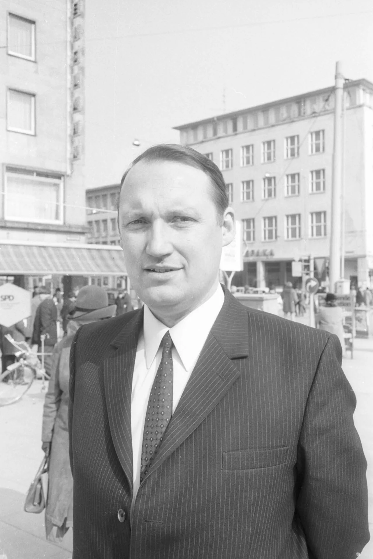 Portrait of Karl Heinz Luckhardt (1932–2019) – memorial page