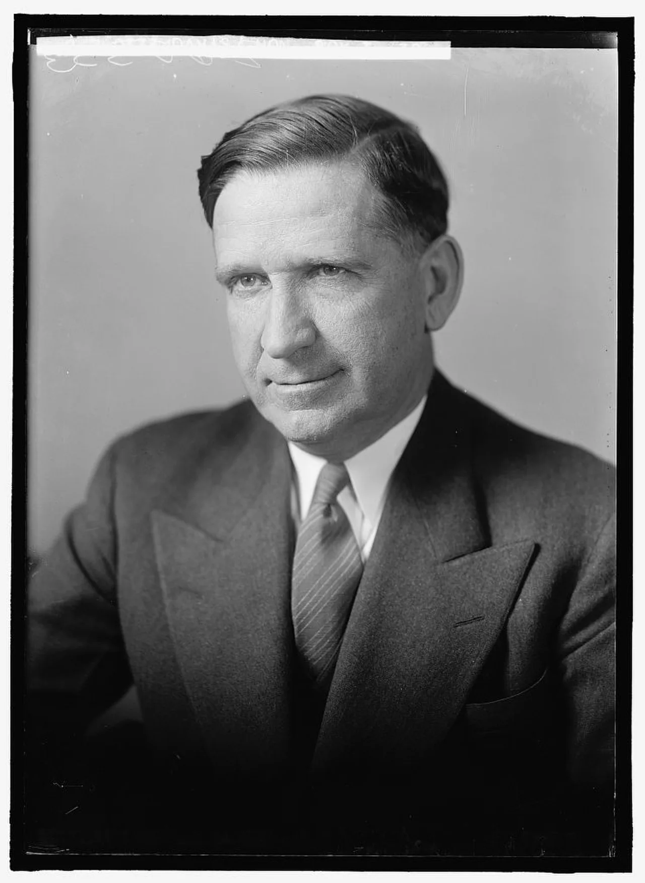 Portrait of Roy T. Davis (1889–1975) – memorial page