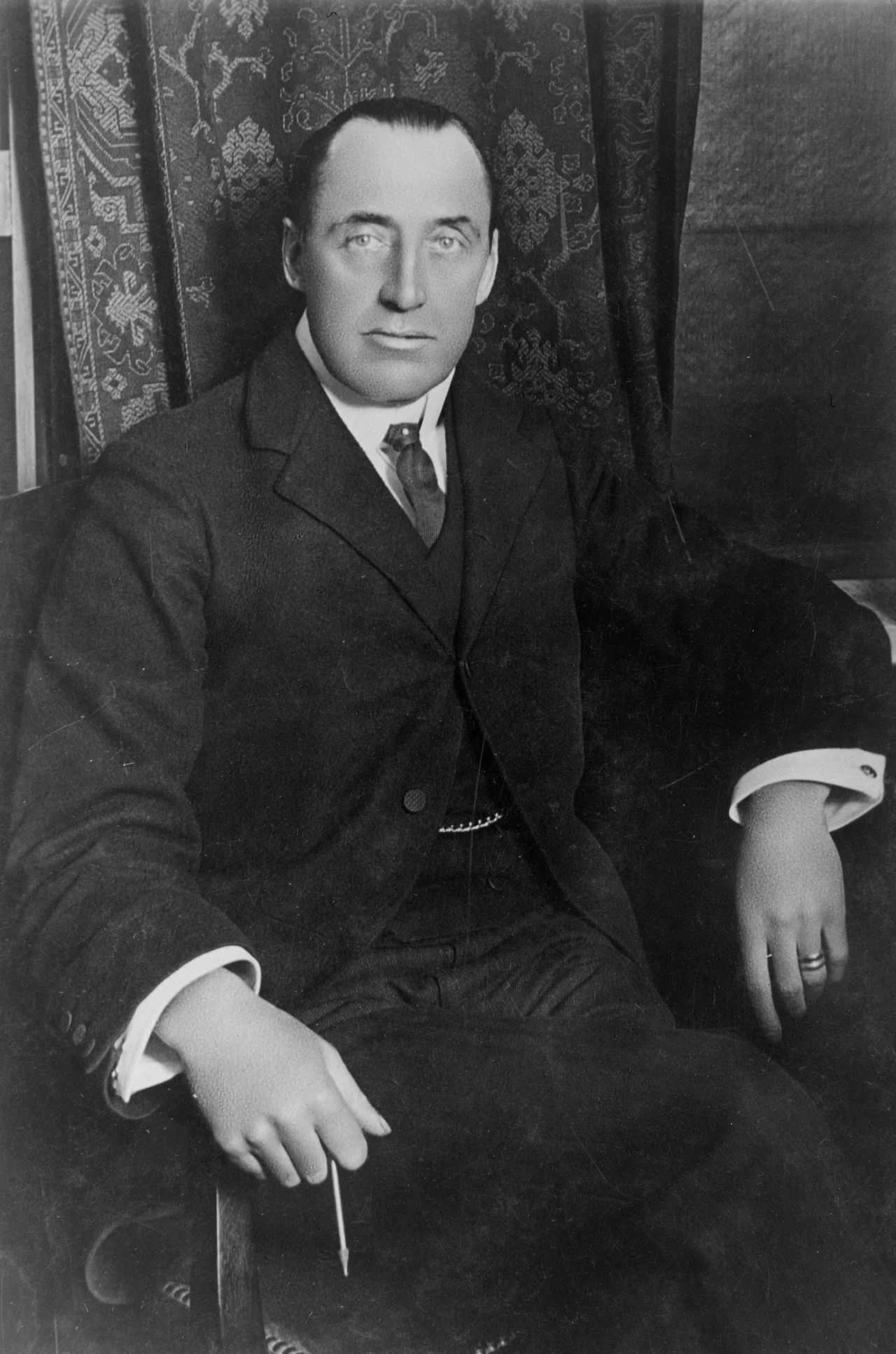 Portrait of Edward Carson (1854–1935) – memorial page