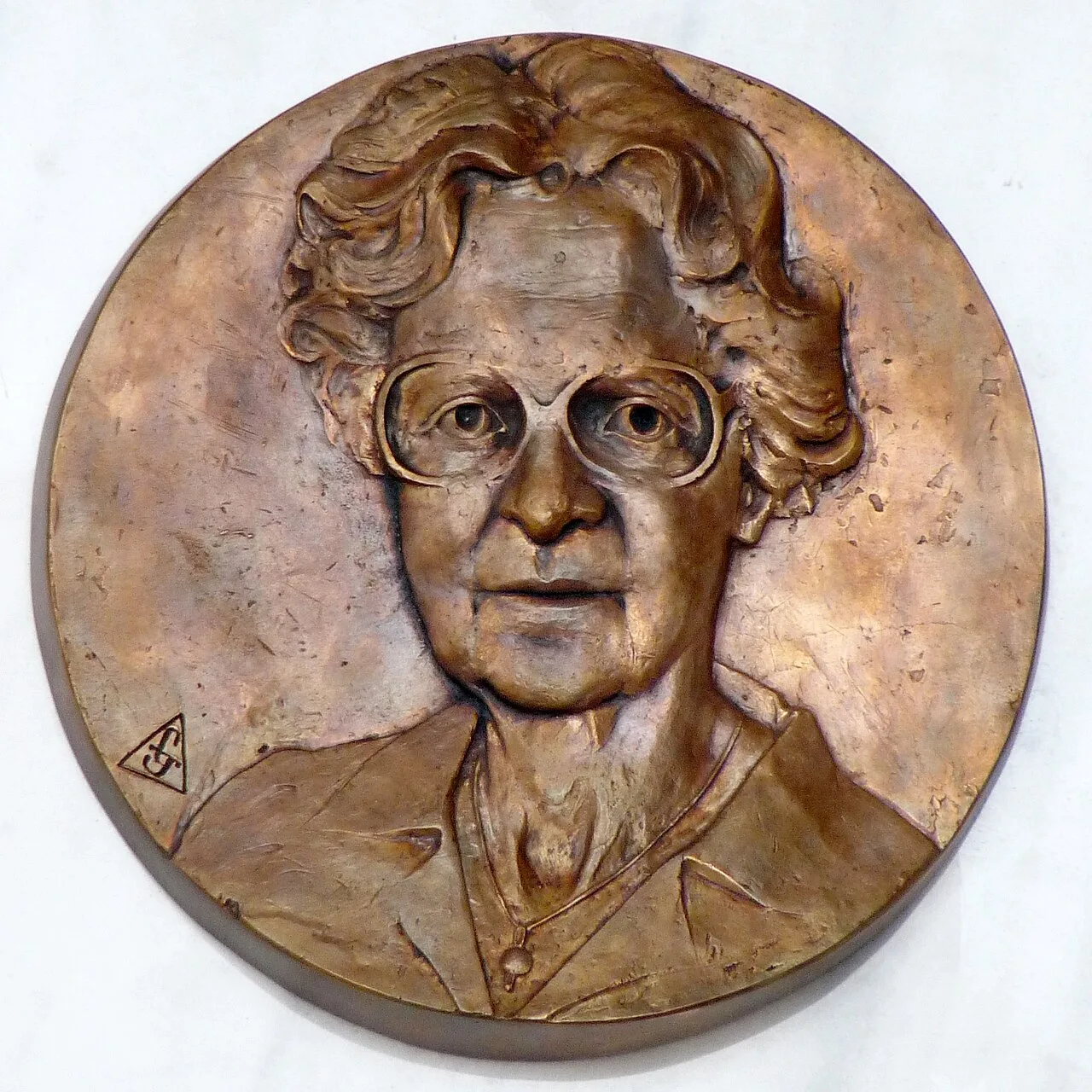 Portrait of Klára Póczy (1923–2008) – memorial page