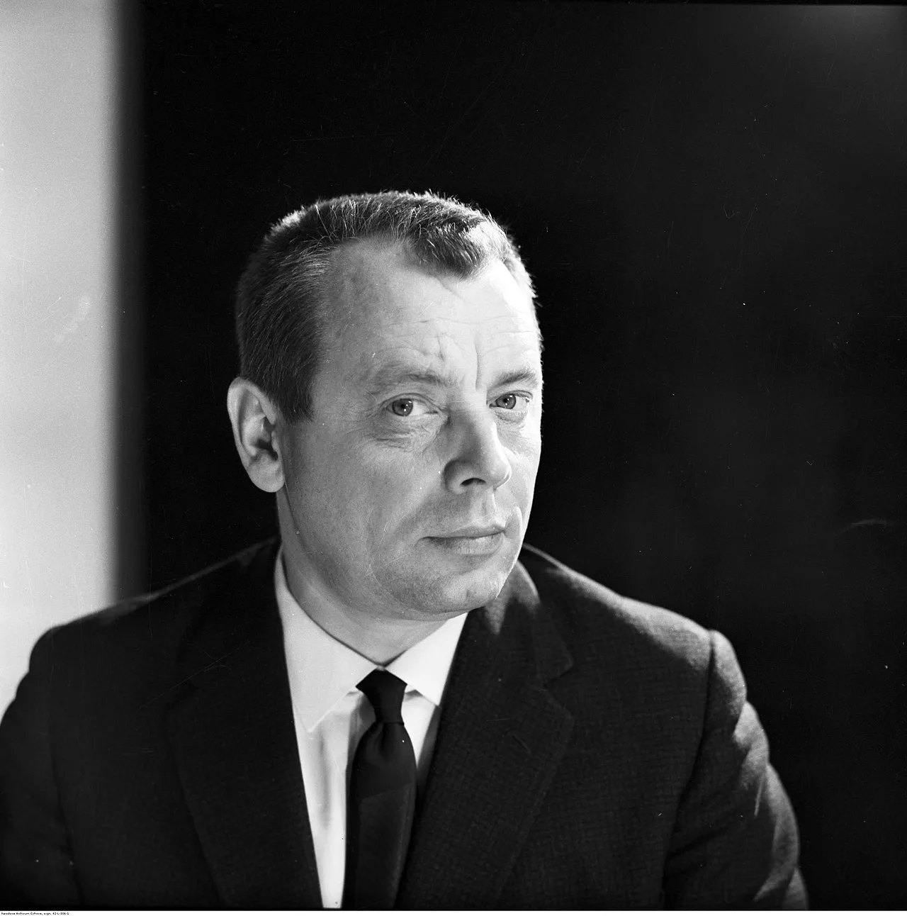 Portrait of Bernard Ładysz (1922–2020) – memorial page