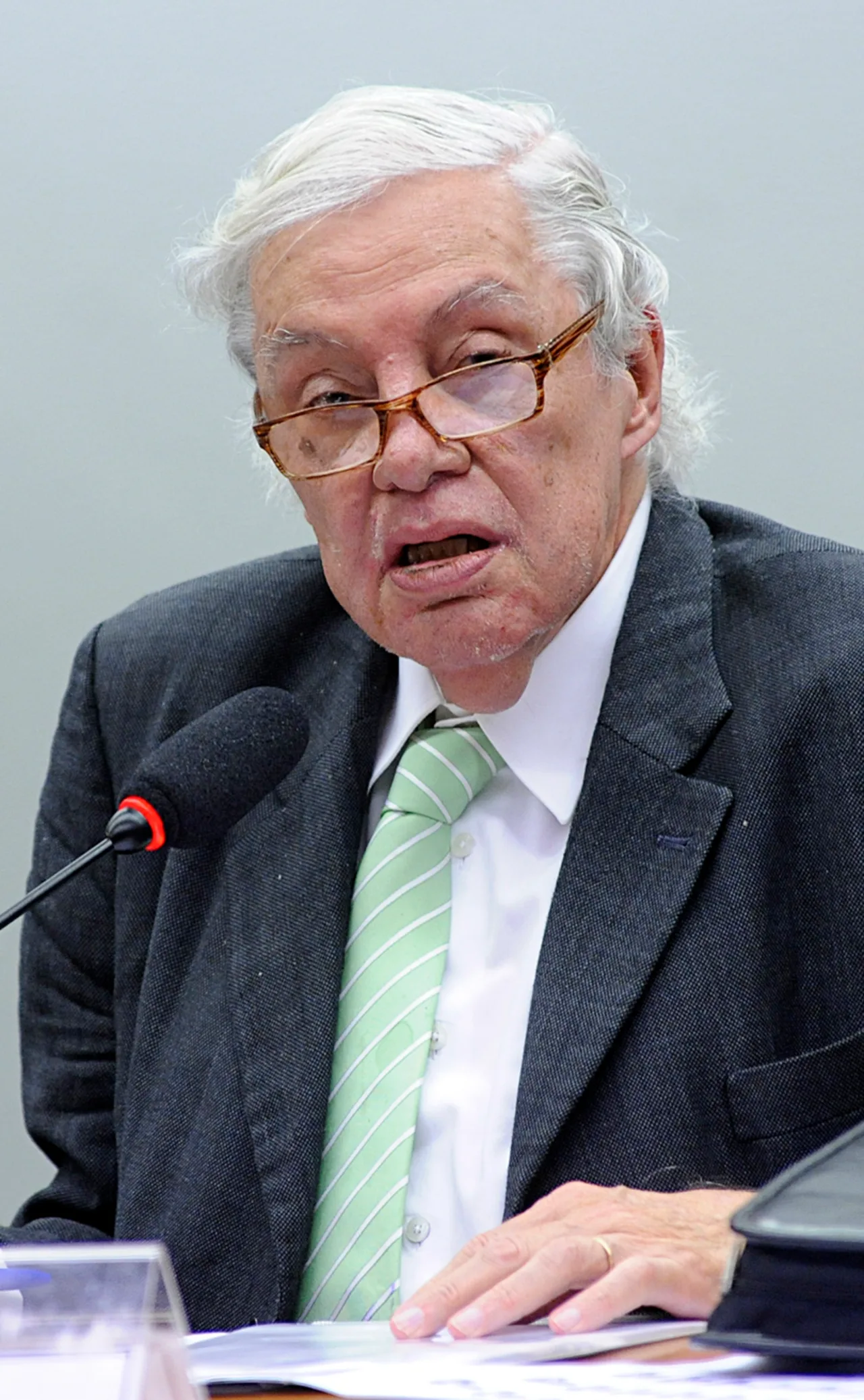 Porträt von Carlos Lessa (1936–2020) – Gedenkseite