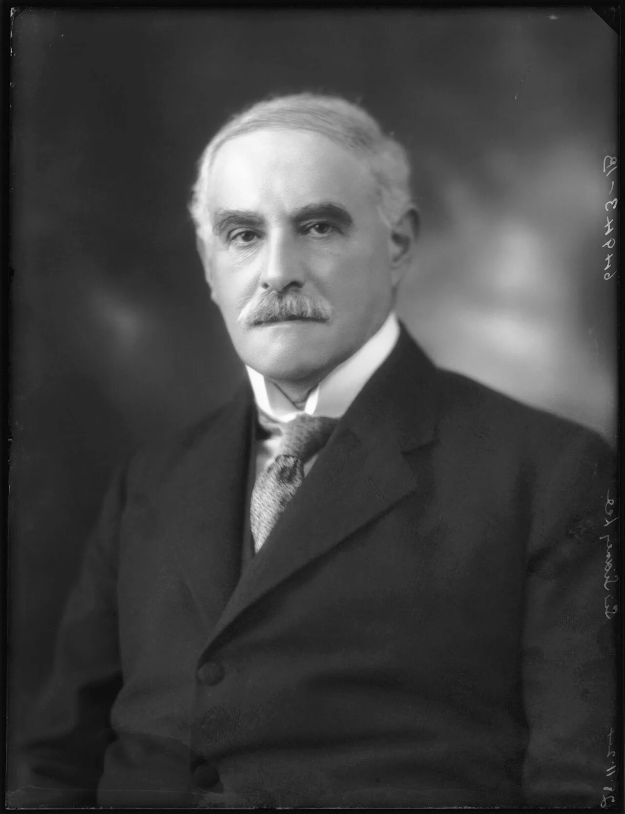 Portrait of Sidney Lee (1859–1926) – memorial page