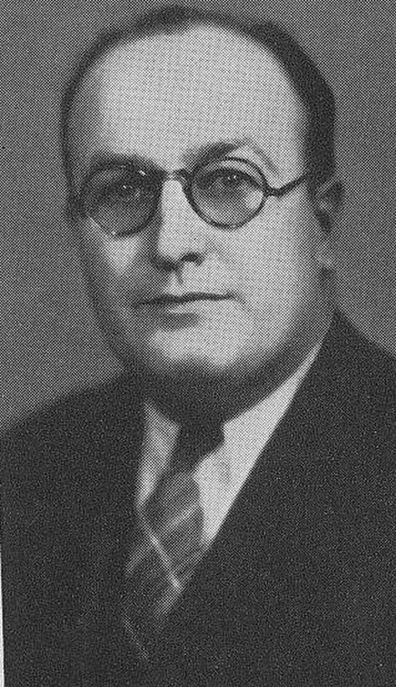 Portrait of Leonard W. Hall (1900–1979) – memorial page