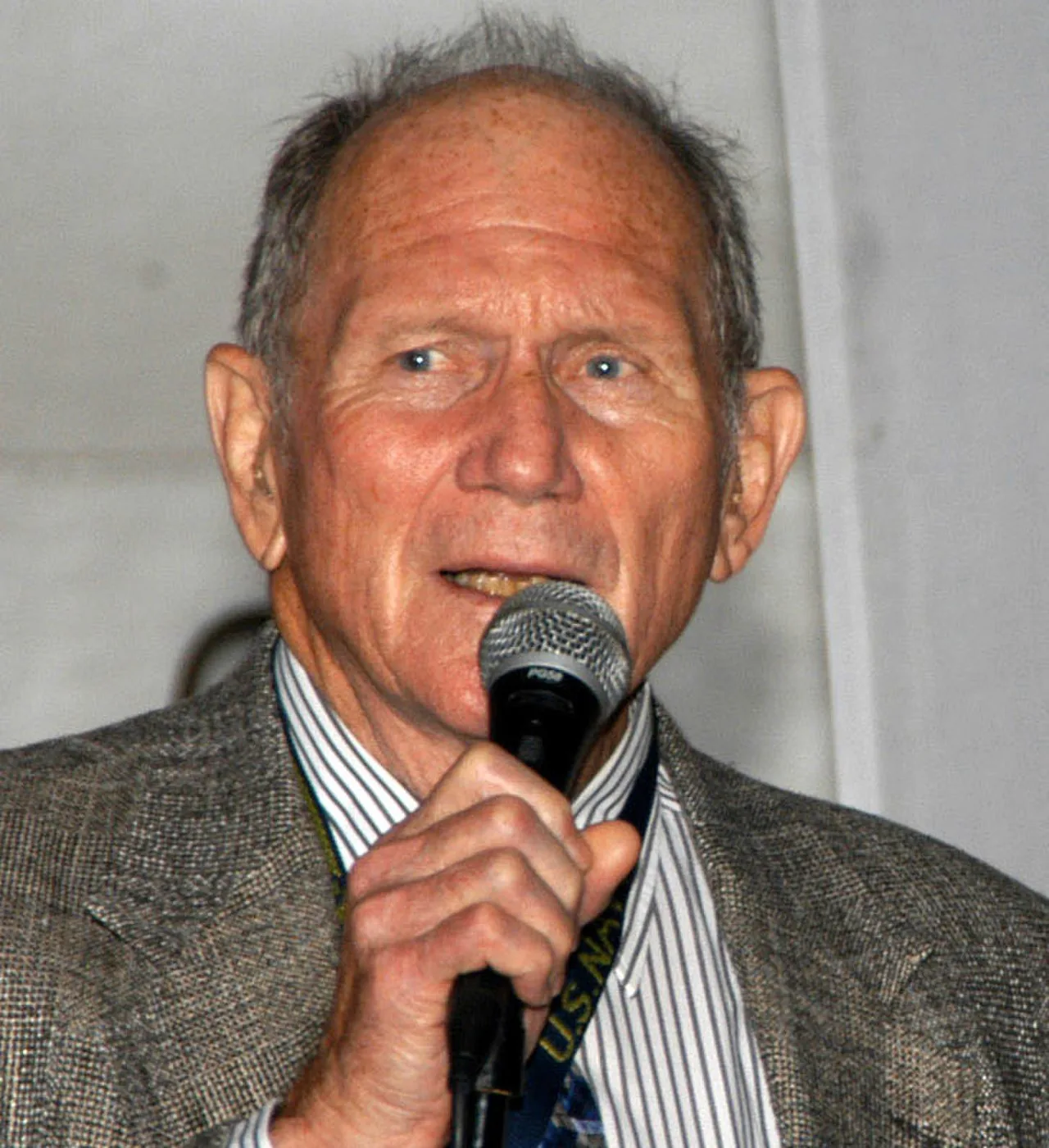 Porträt von Earl P. Yates (1923–2021) – Gedenkseite
