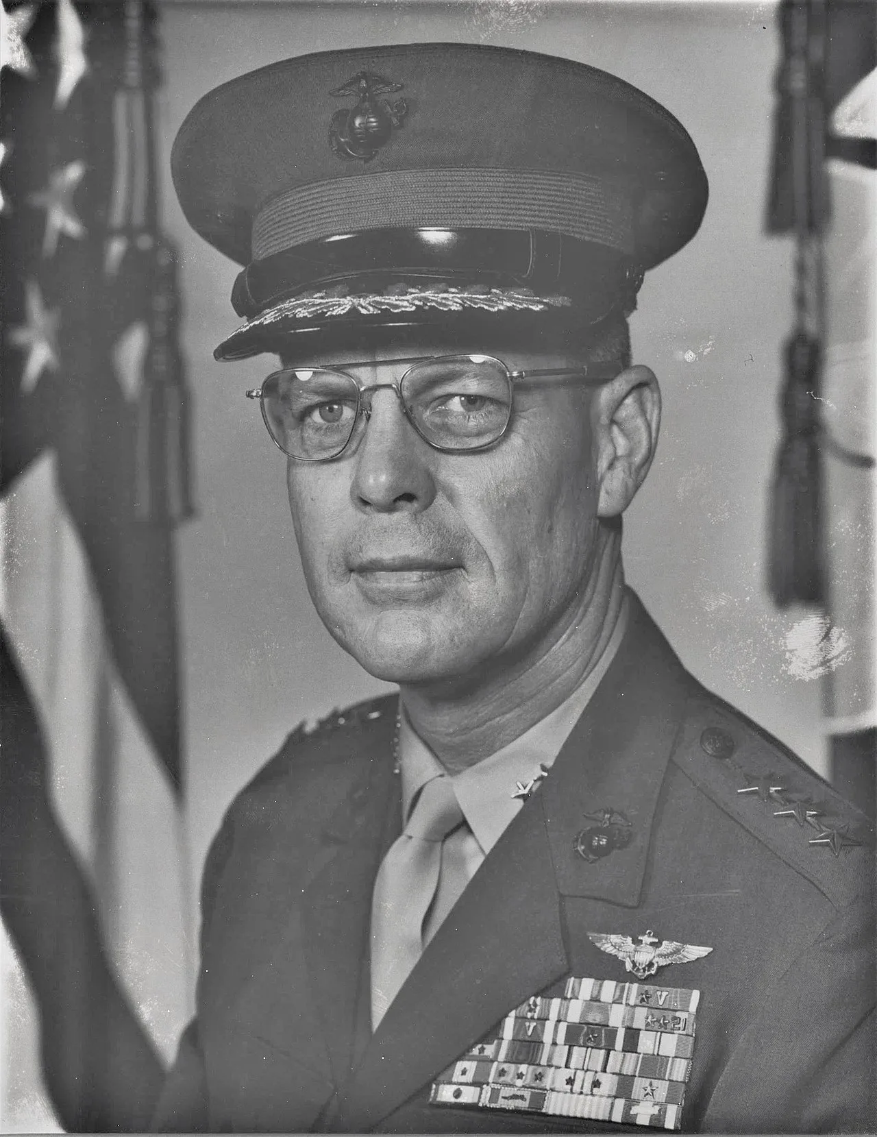 Porträt von William J. White (1925–2017) – Gedenkseite