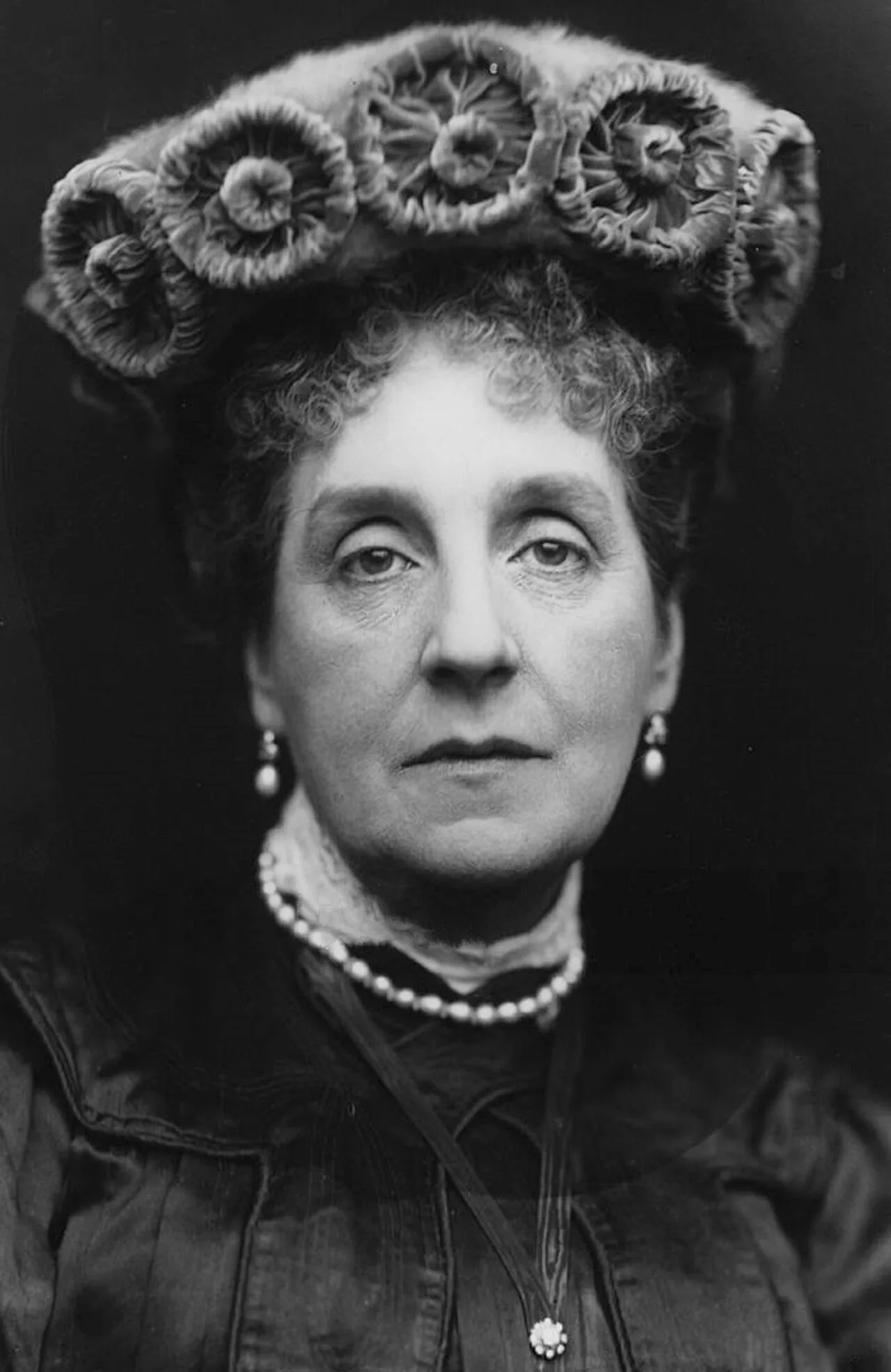 Portrait of Adeline Russell (1852–1920) – memorial page