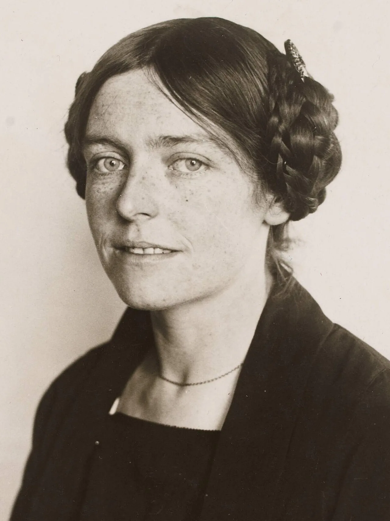 Portrait of Muriel MacSwiney (1892–1982) – memorial page