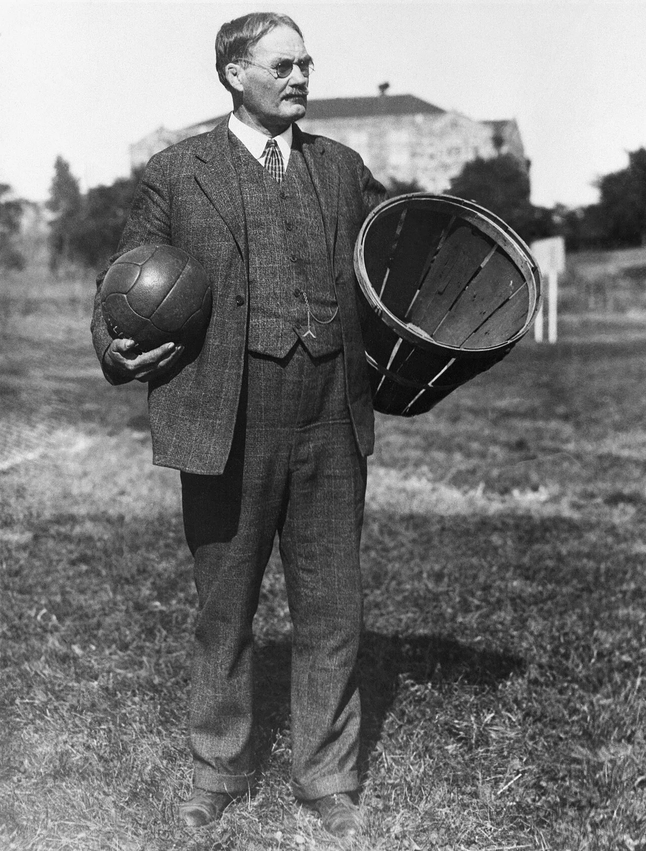 Porträt von James Naismith (1861–1939) – Gedenkseite