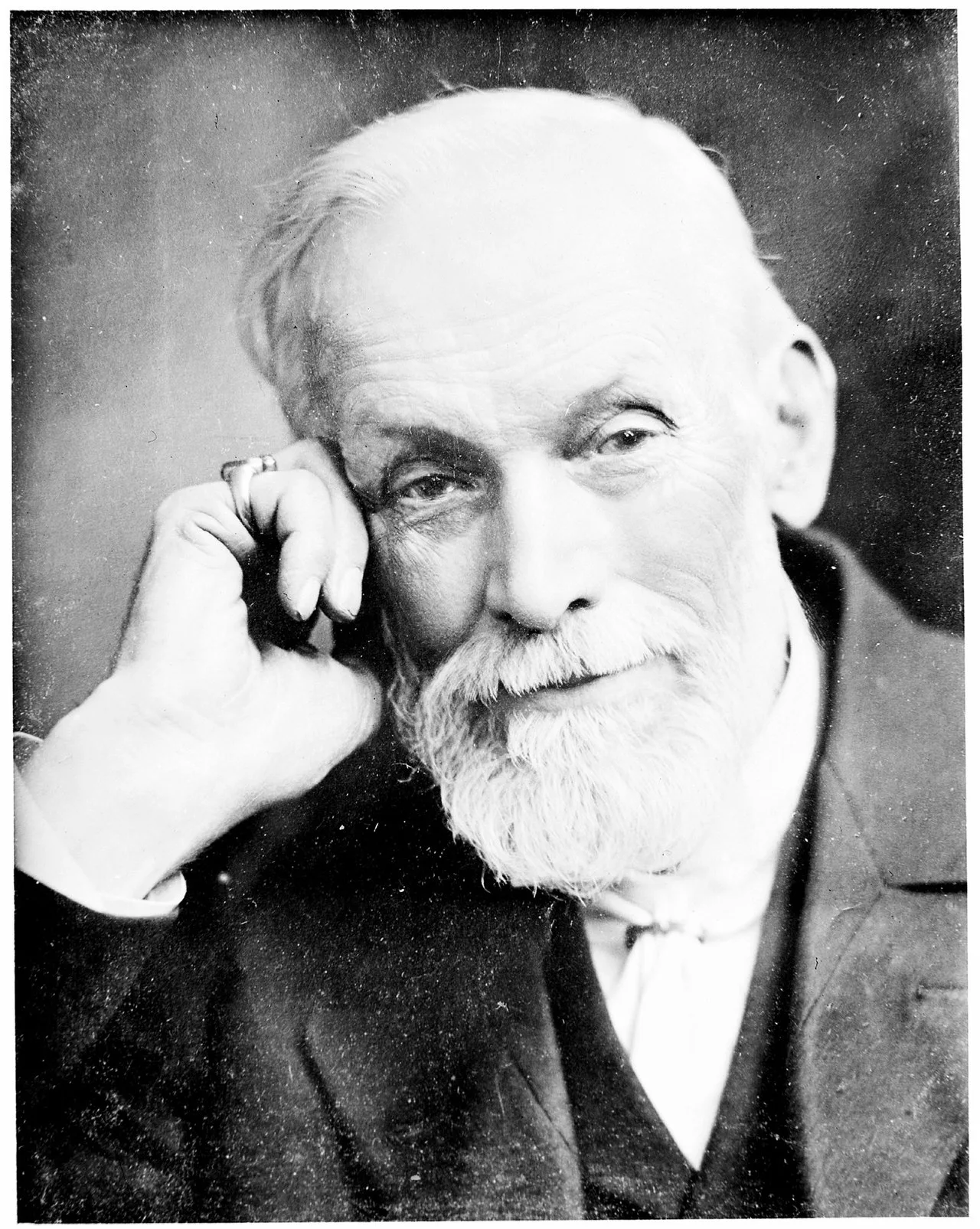 Porträt von Edward Morell Holmes (1843–1930) – Gedenkseite