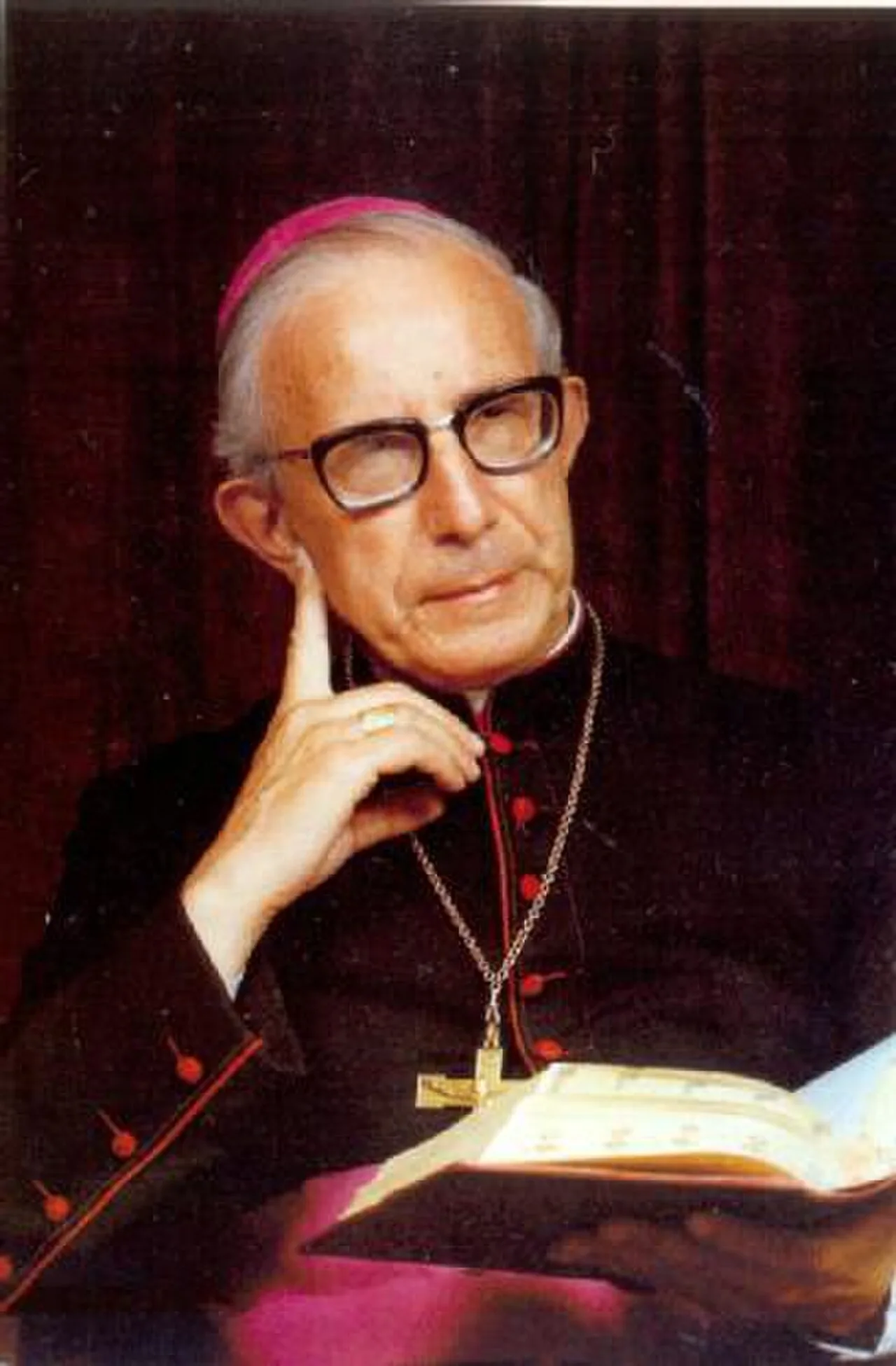 Porträt von Manuel d’Almeida Trindade (1918–2008) – Gedenkseite