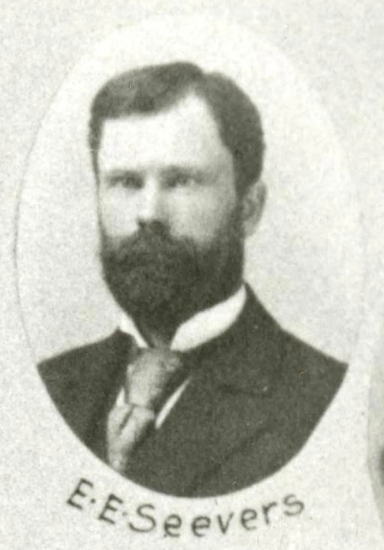 Porträt von E. E. Seevers (1862–1927) – Gedenkseite