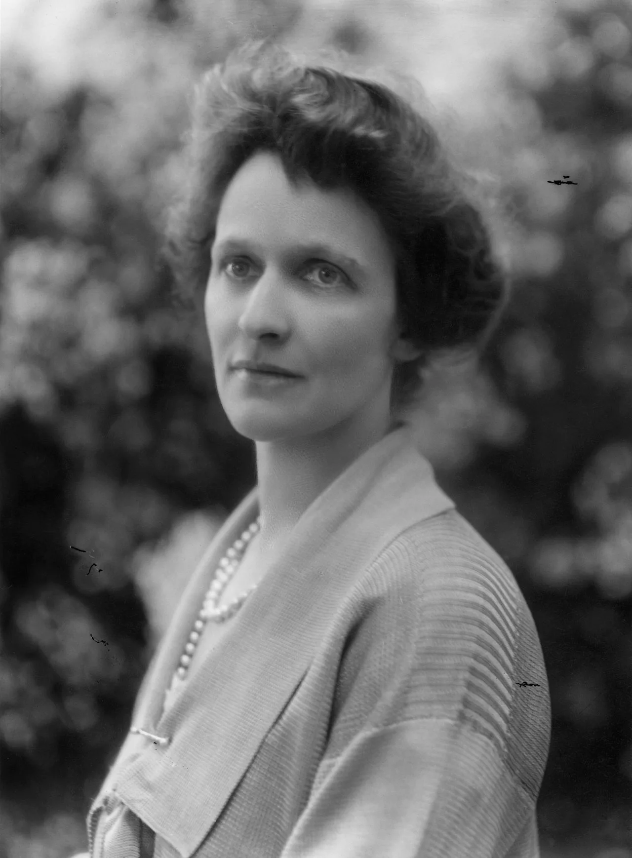 Porträt von Nancy Astor (1879–1964) – Gedenkseite