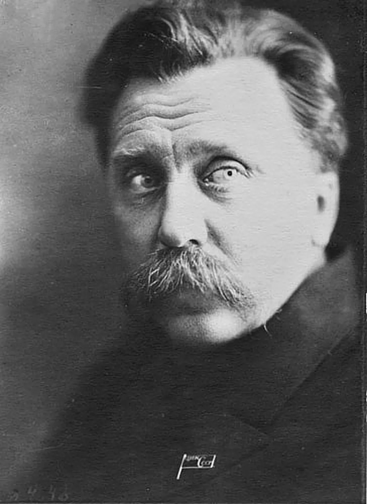 Porträt von Nikolai Pawlowitsch Brjuchanow (1878–1938) – Gedenkseite