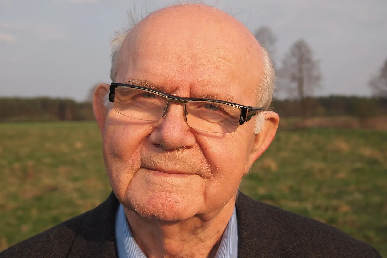 Porträt von Władysław Niewiarowski (1924–2015) – Gedenkseite