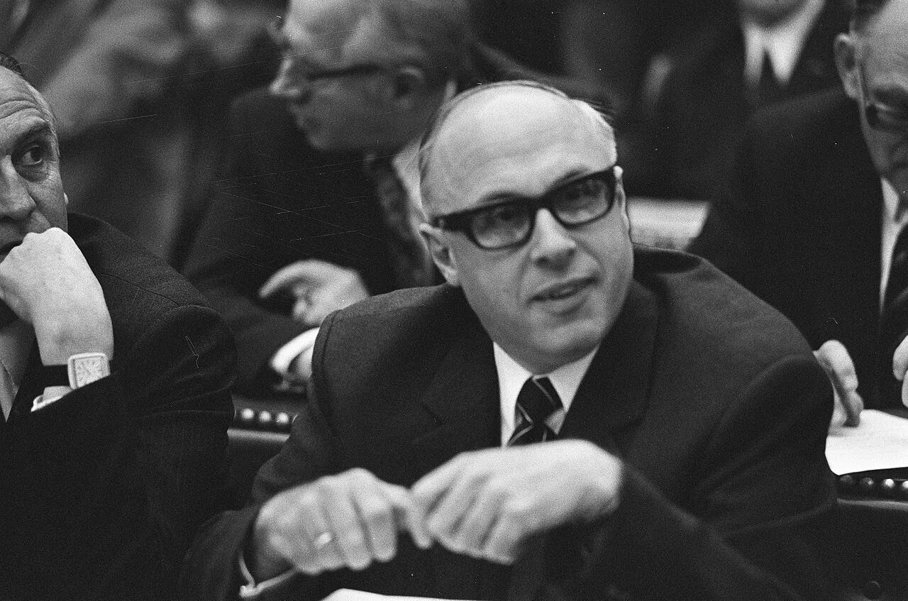 Porträt von Cor van Dis jr. (1923–1994) – Gedenkseite