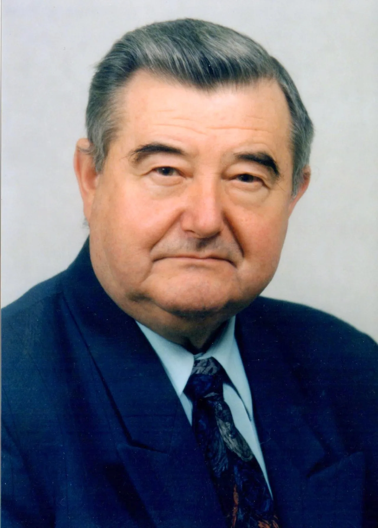 Portrait of Tadeusz Hołubowicz (1929–2021) – memorial page