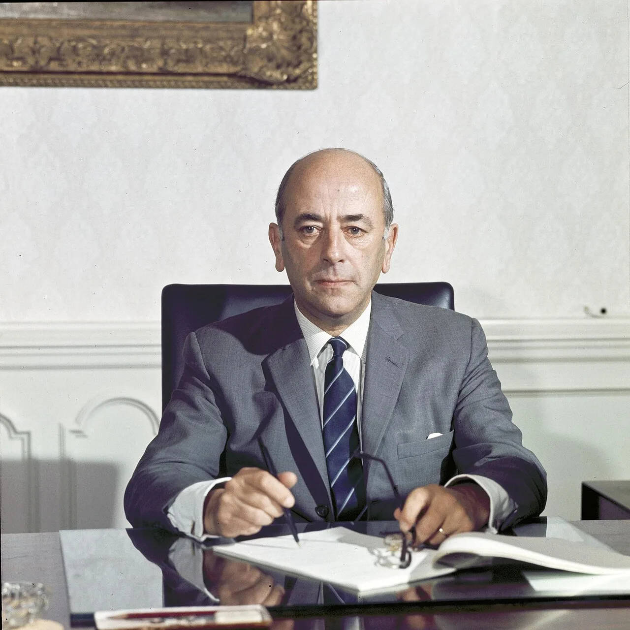 Porträt von Adri van Es (1913–1994) – Gedenkseite