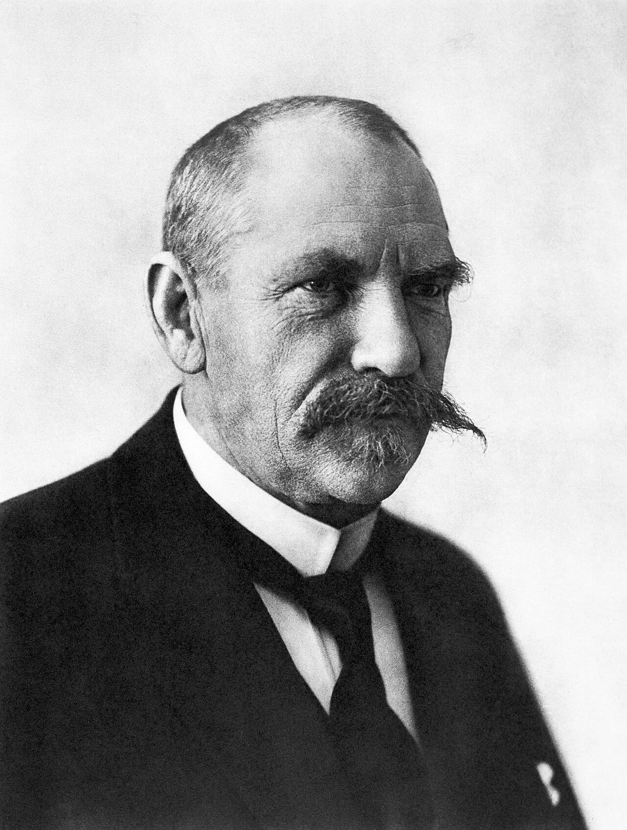 Portrait of Pehr Evind Svinhufvud (1861–1944) – memorial page