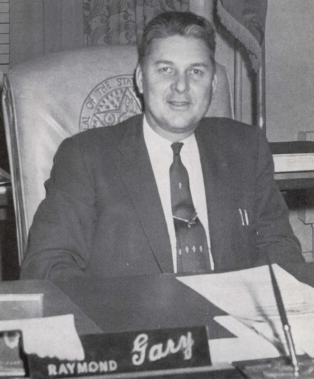 Porträt von Raymond D. Gary (1908–1993) – Gedenkseite