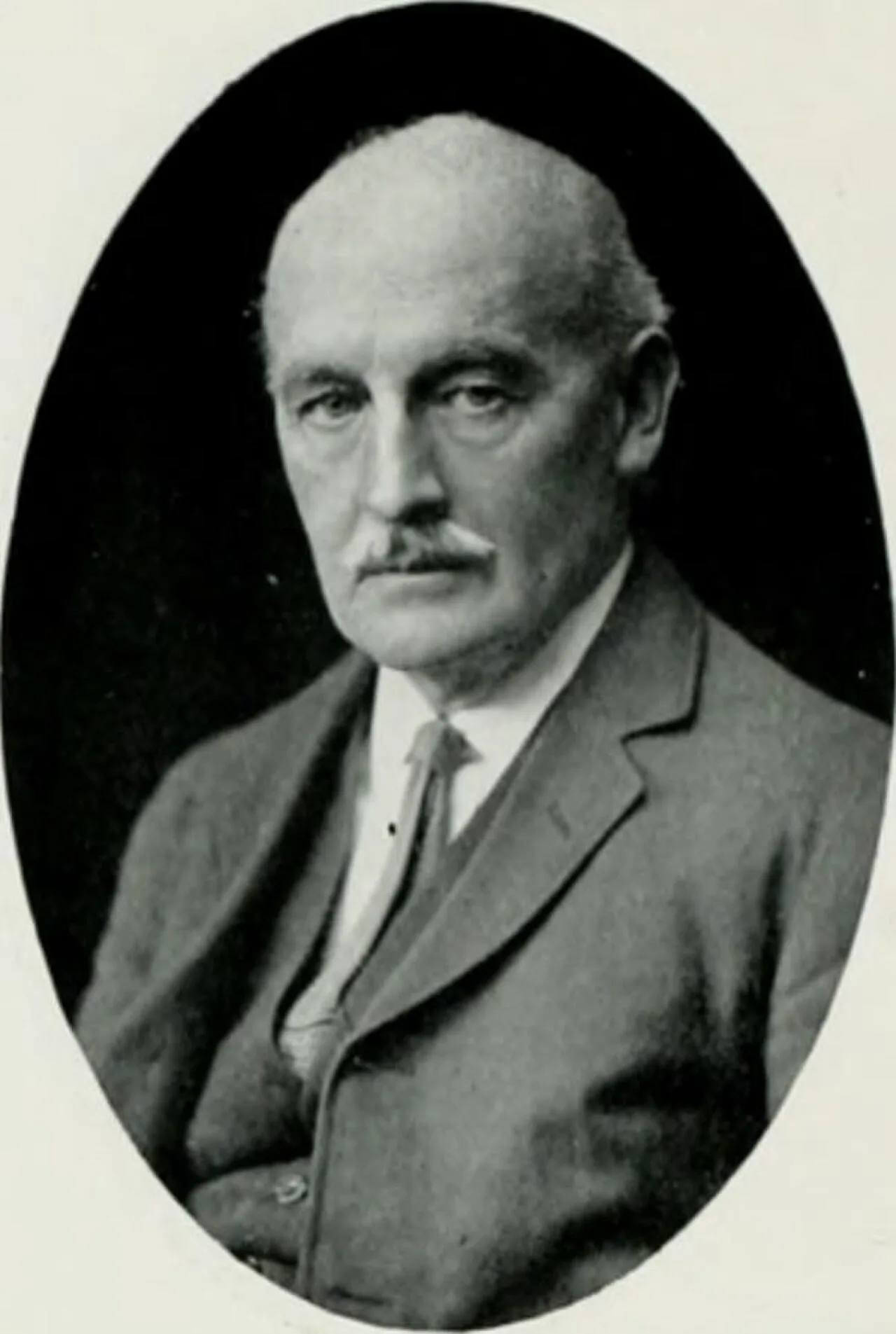 Porträt von Edward A. Fellowes Prynne (1854–1921) – Gedenkseite