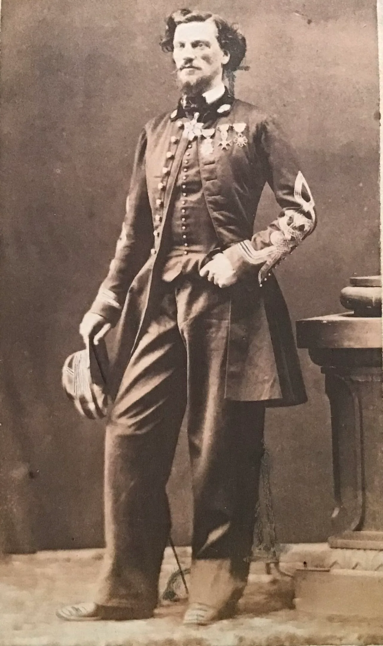 Porträt von Émile Duhousset (1823–1911) – Gedenkseite