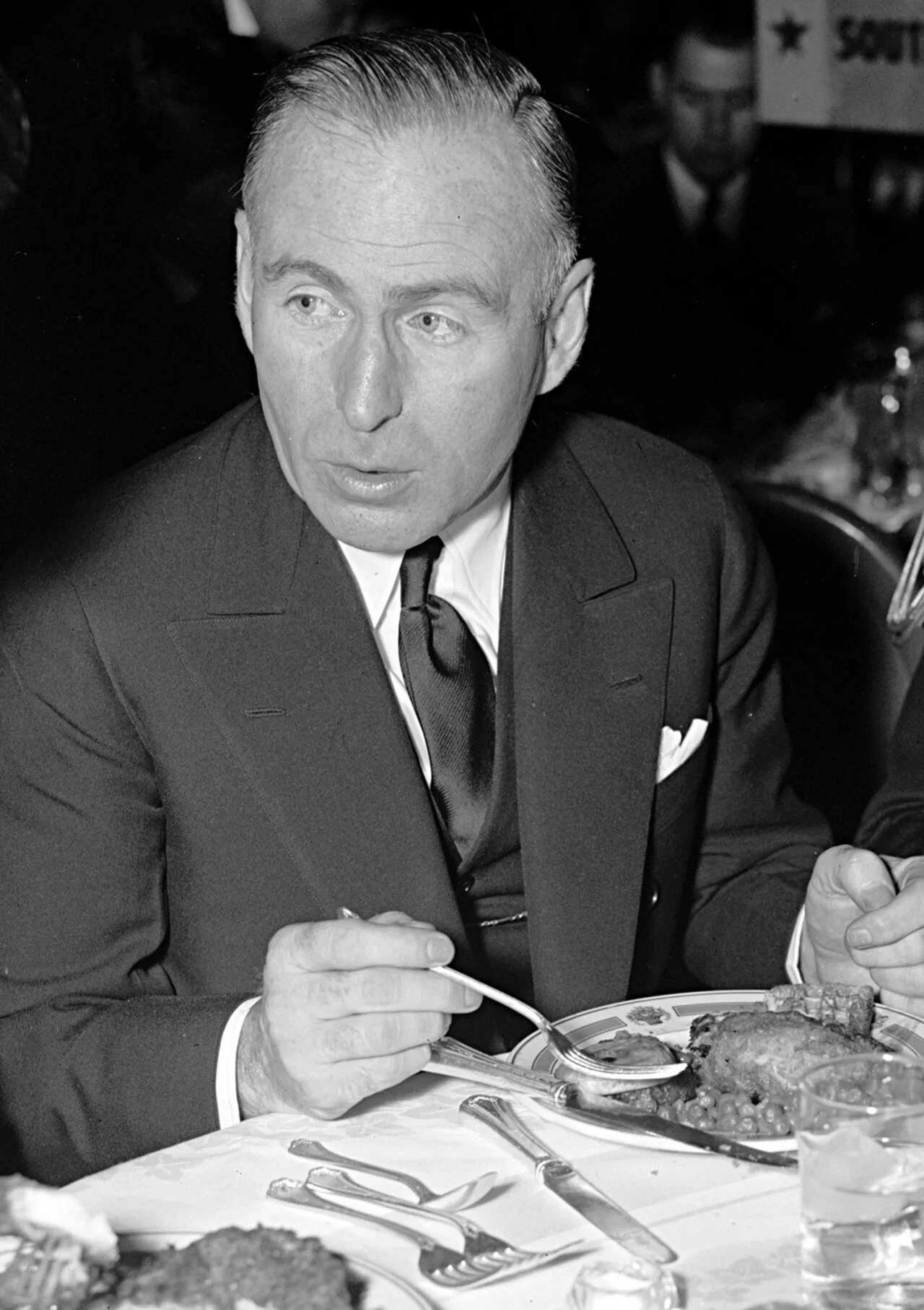 Porträt von Robert E. Quinn (1894–1975) – Gedenkseite