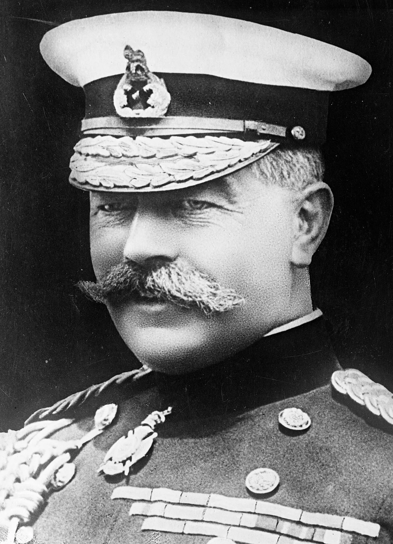 Portrait of Herbert Kitchener, 1. Earl Kitchener (1850–1916) – memorial page