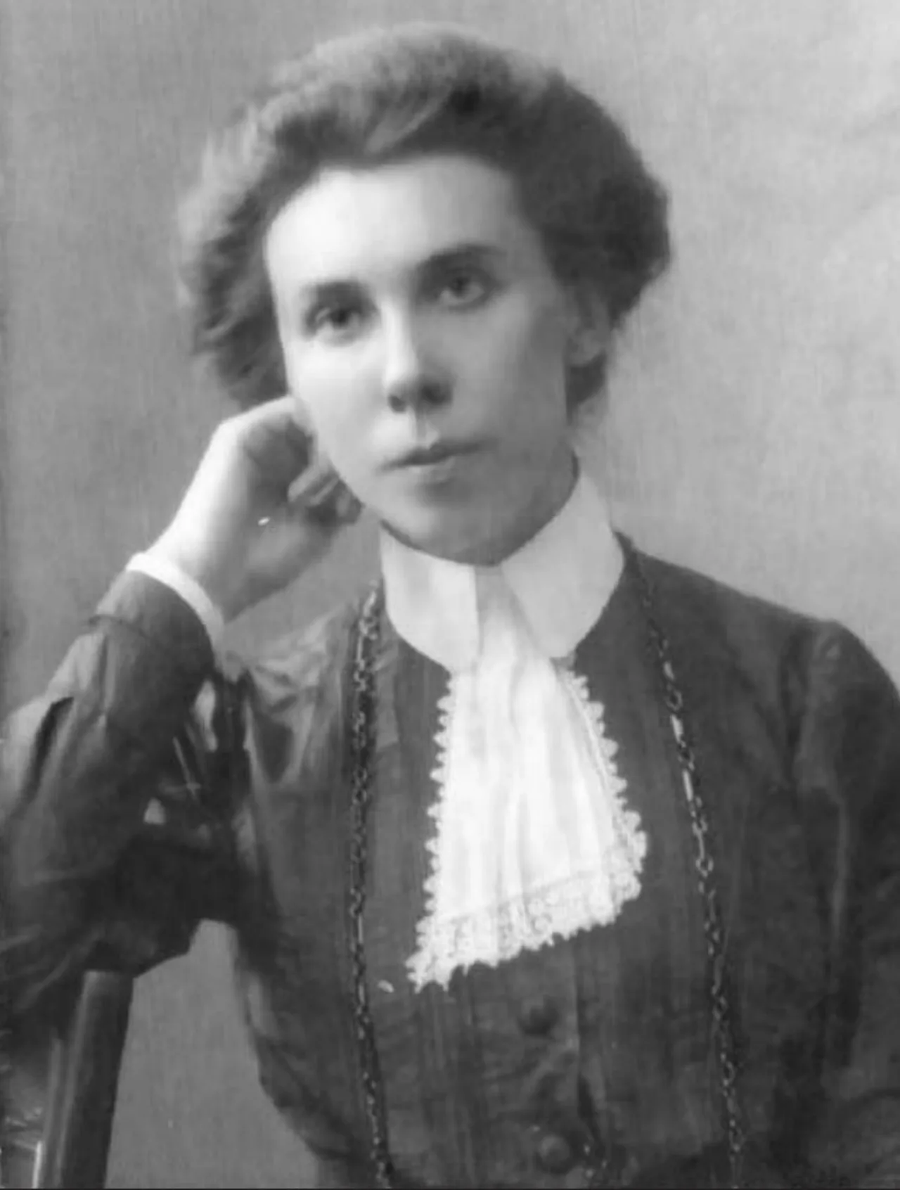 Porträt von Anna Alexandrowna Bulawkina-Ontschukowa (1882–1947) – Gedenkseite