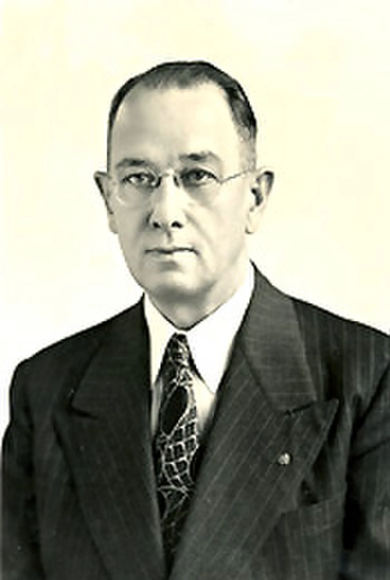 Portrait of Roy Wier (1888–1963) – memorial page