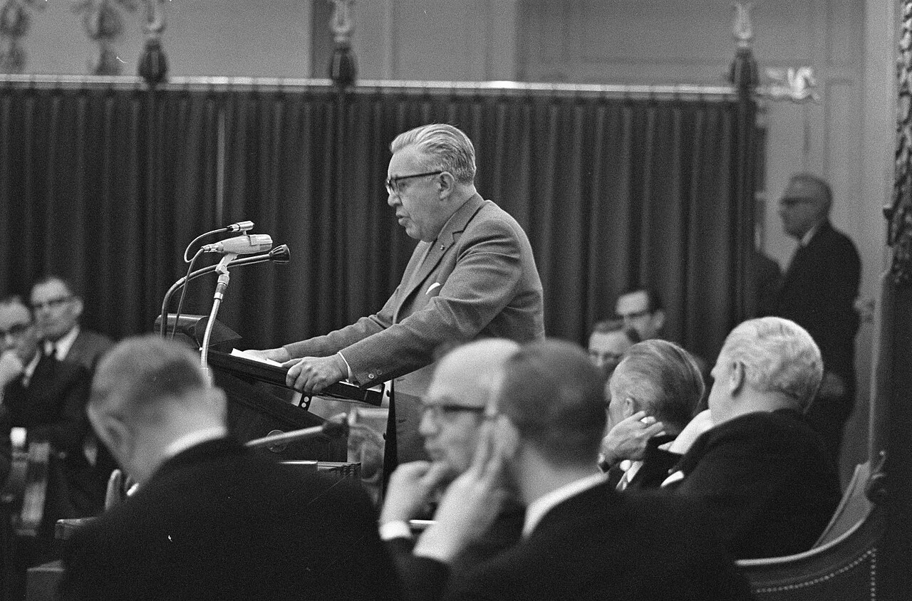 Portrait of Jan van Bennekom (1905–1981) – memorial page