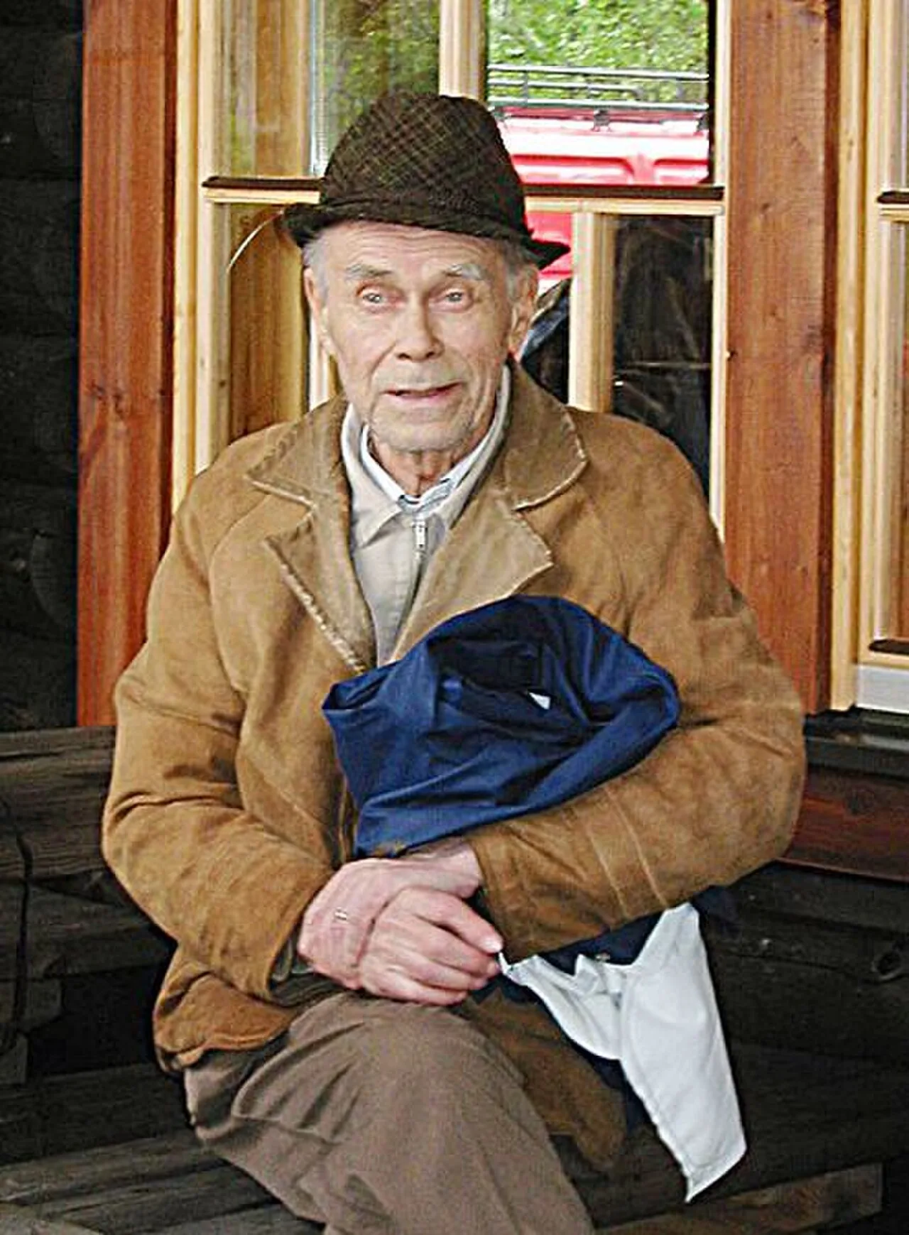 Porträt von Veikko Huovinen (1927–2009) – Gedenkseite