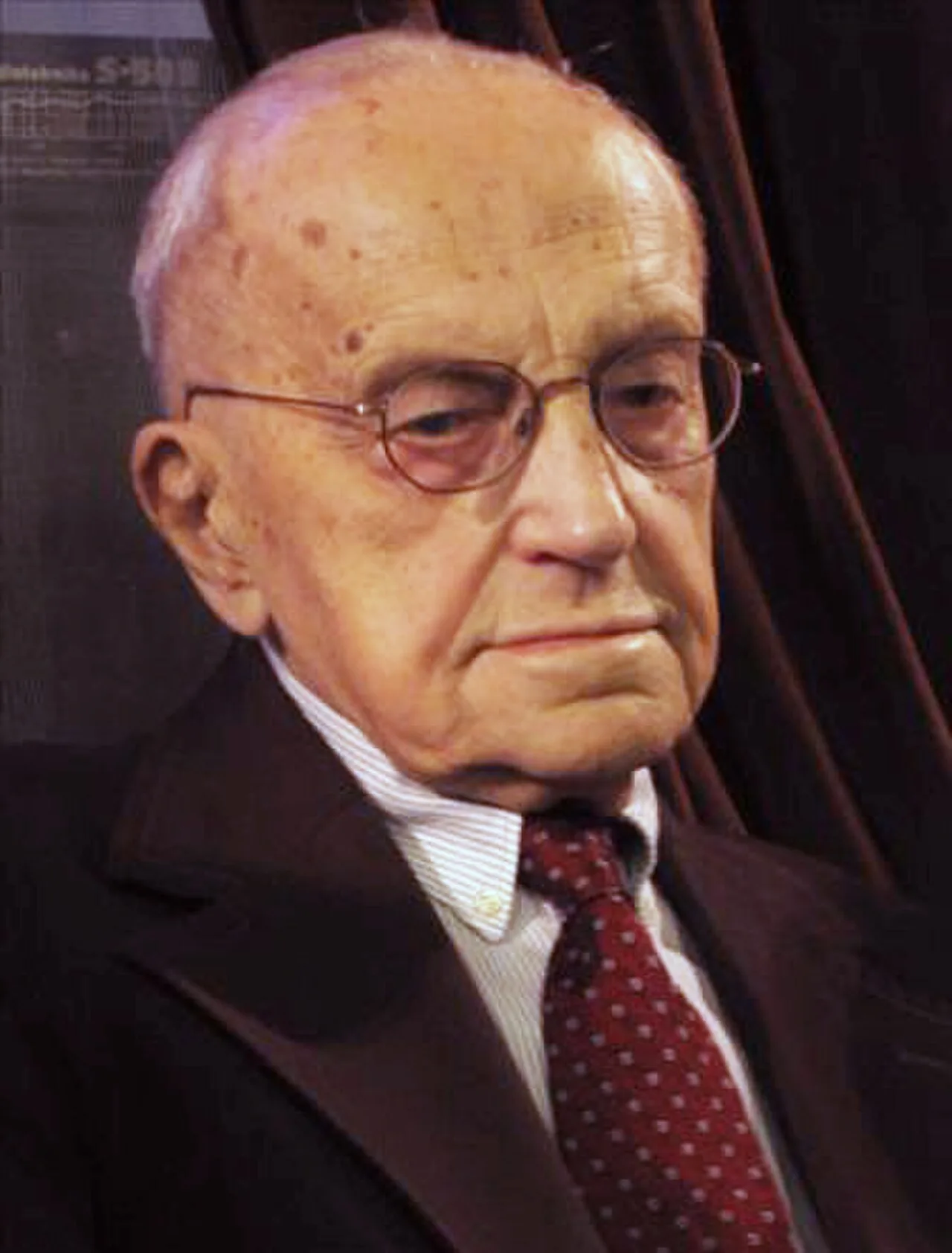 Portrait of Władysław Kopaliński (1907–2007) – memorial page
