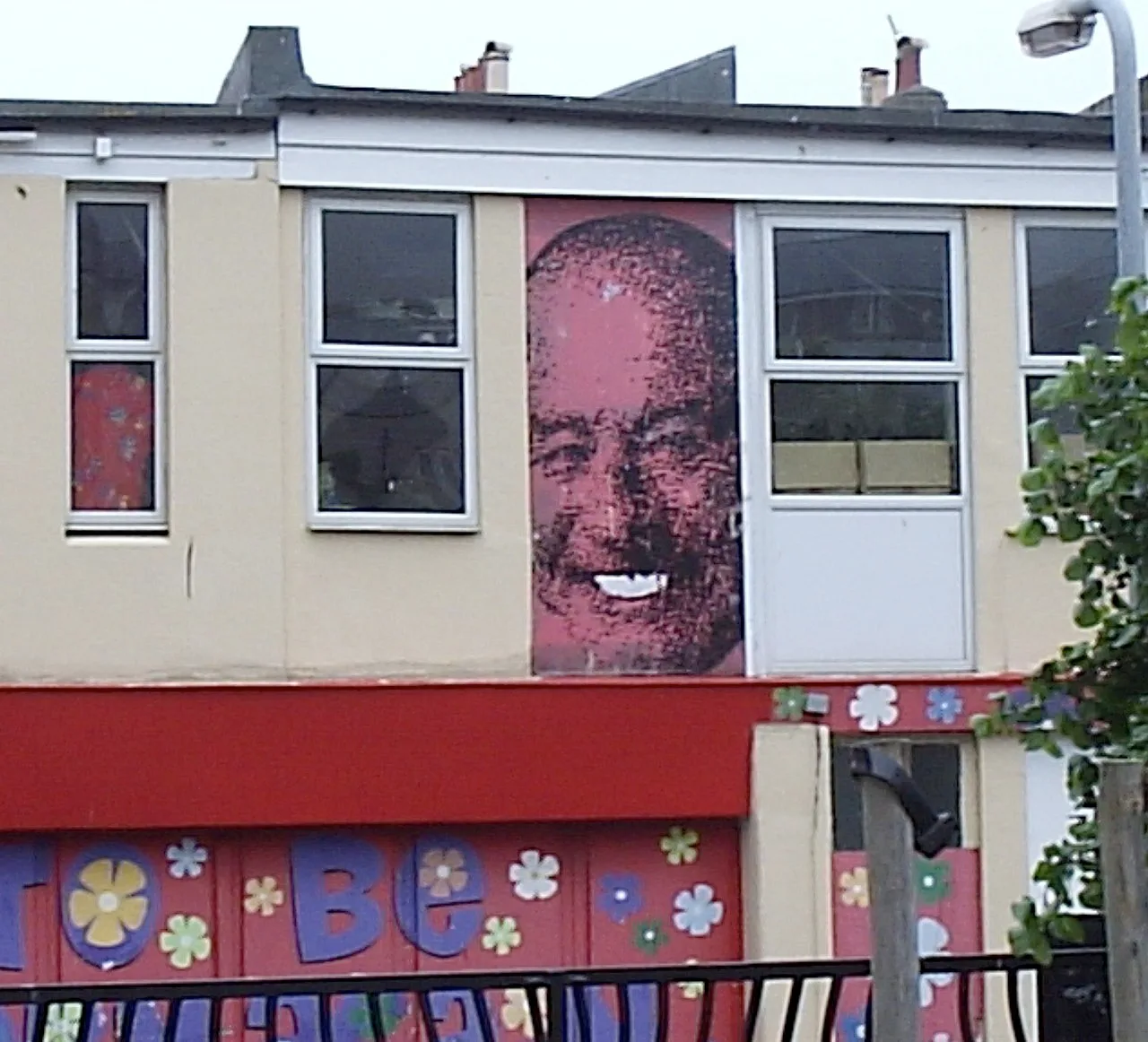 Portrait of Mike Reid (1940–2007) – memorial page
