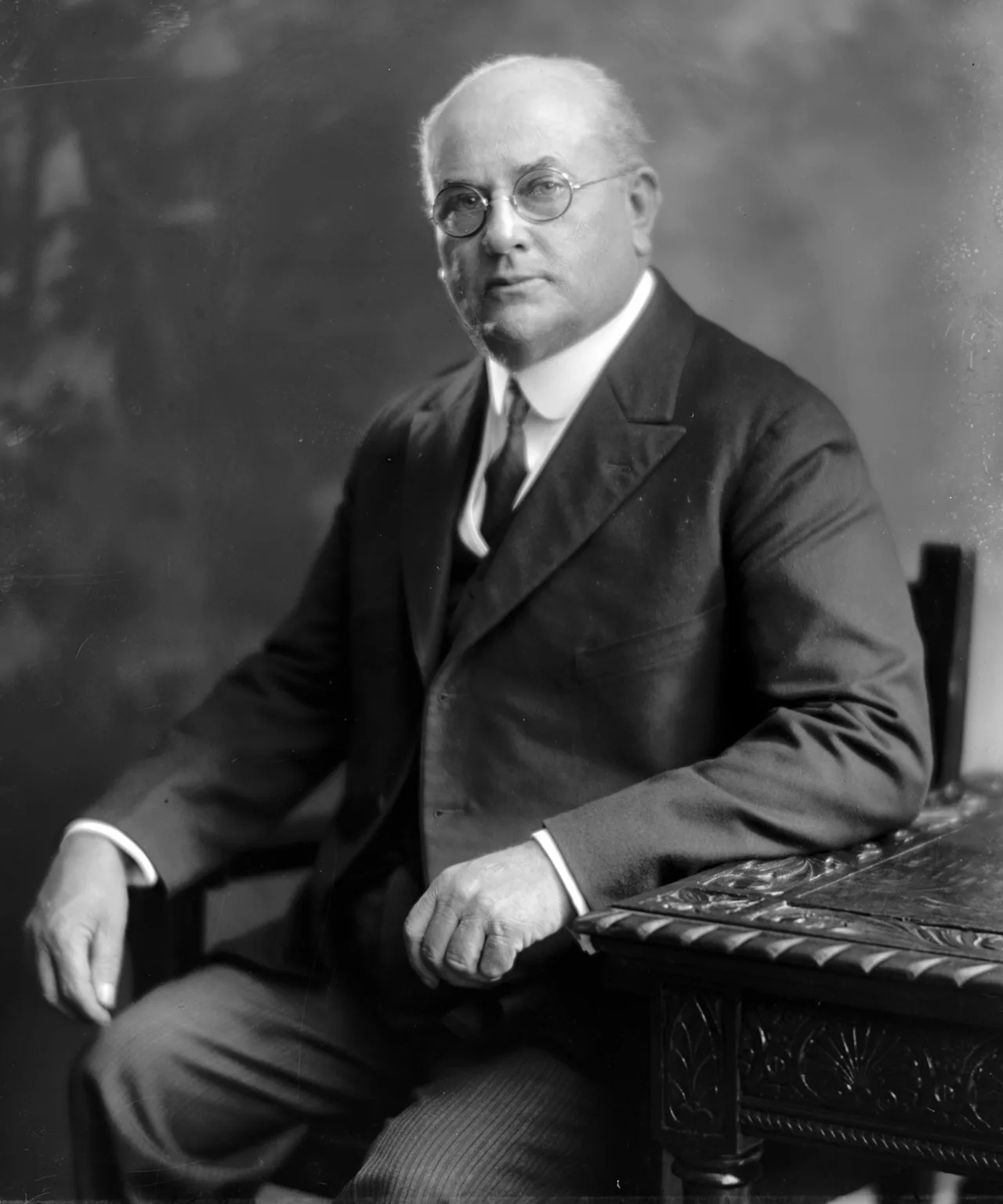 Portrait of Thomas Gordon McLeod (1868–1932) – memorial page