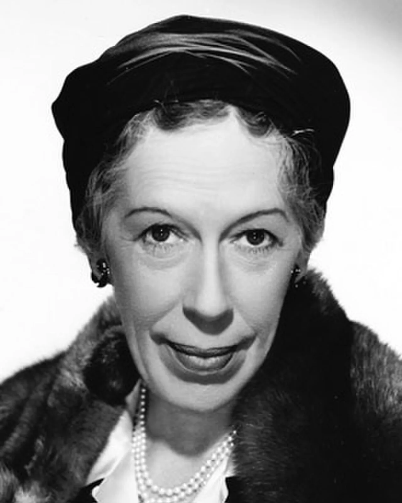 Porträt von Edna May Oliver (1883–1942) – Gedenkseite