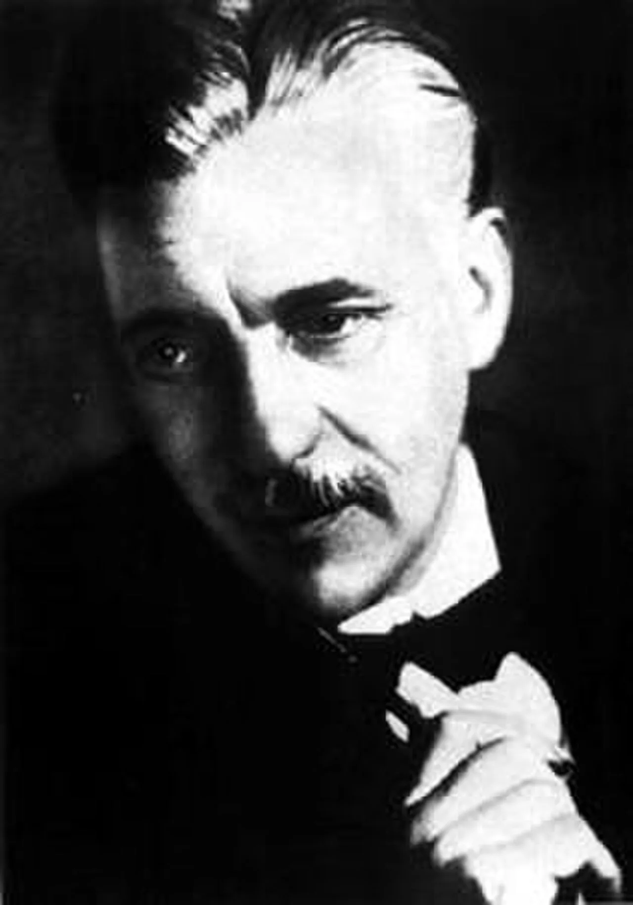Portrait of Il'ya Golosov (1883–1945) – memorial page