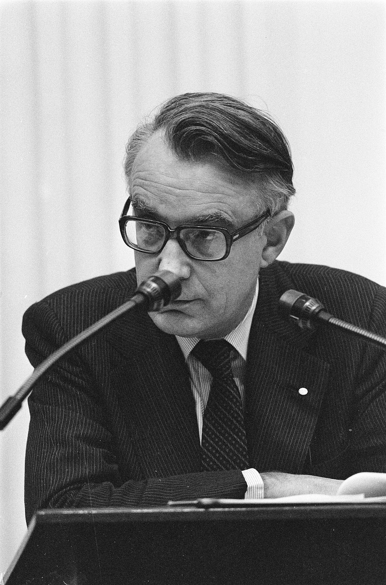 Portrait of Leendert Ginjaar (1928–2003) – memorial page