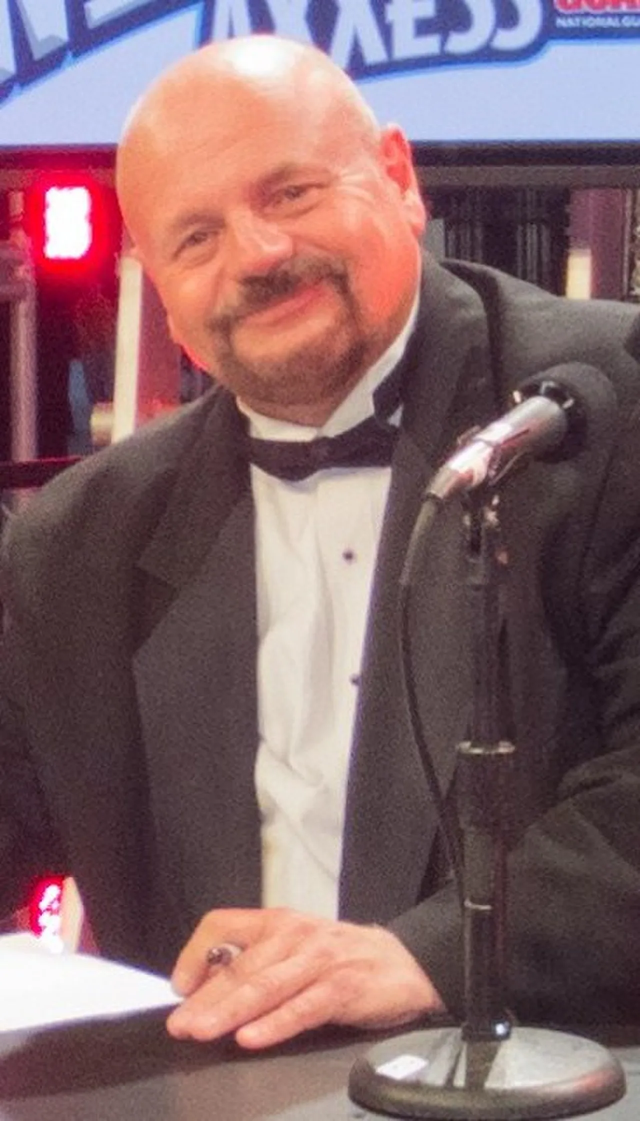 Porträt von Howard Finkel (1950–2020) – Gedenkseite