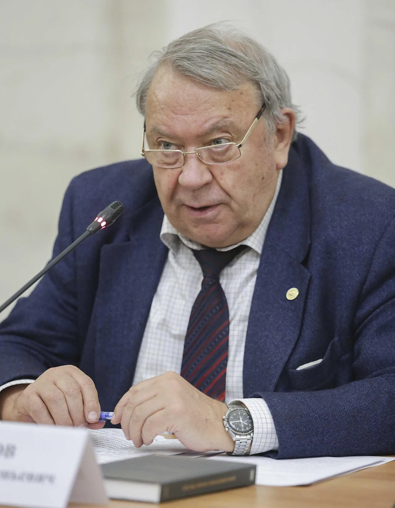 Porträt von Wladimir Jewgenjewitsch Fortow (1946–2020) – Gedenkseite